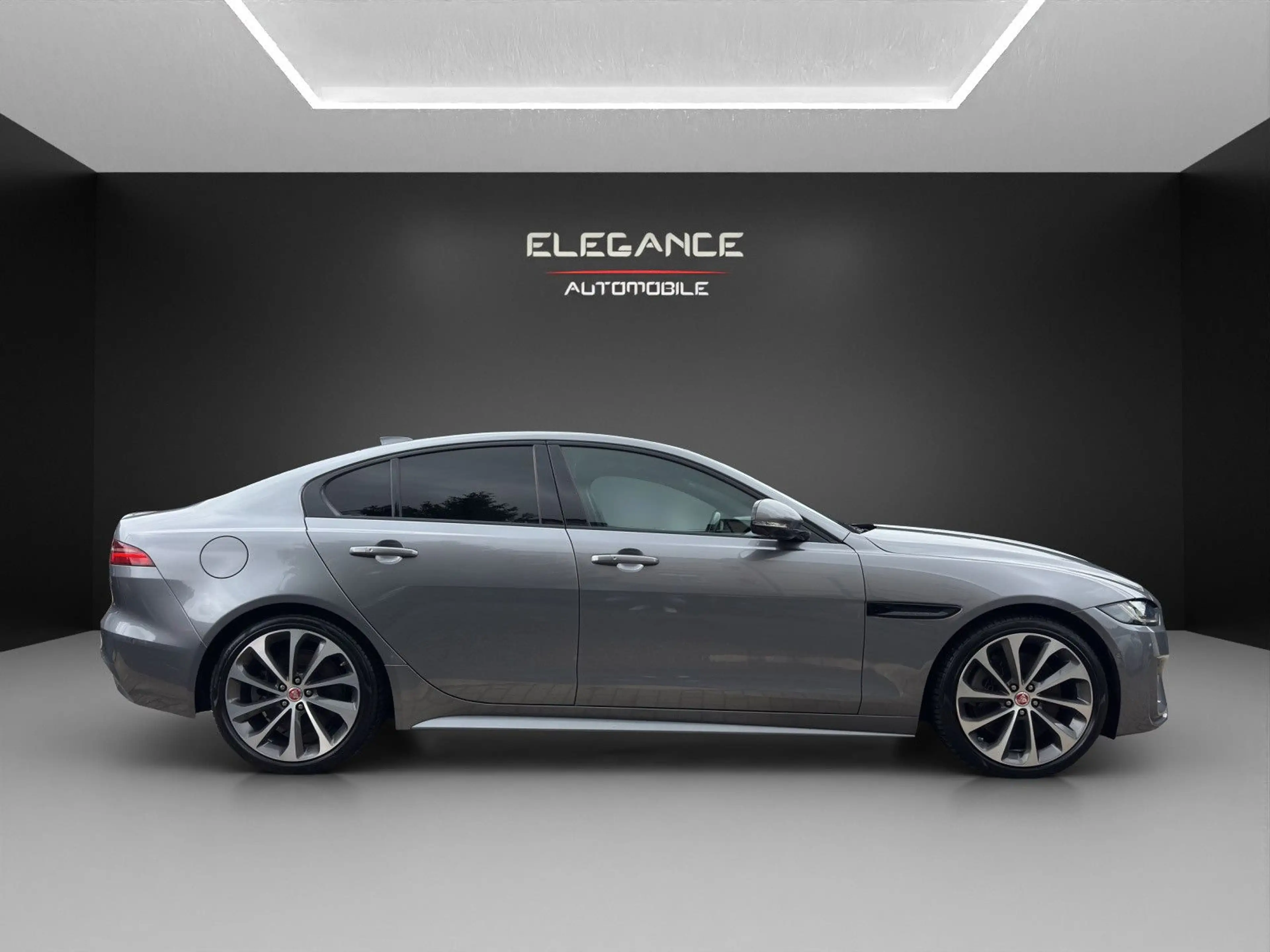Jaguar XE R-Dynamic HSE*LED*1H*Black Pack*360°Kamera — photo 6
