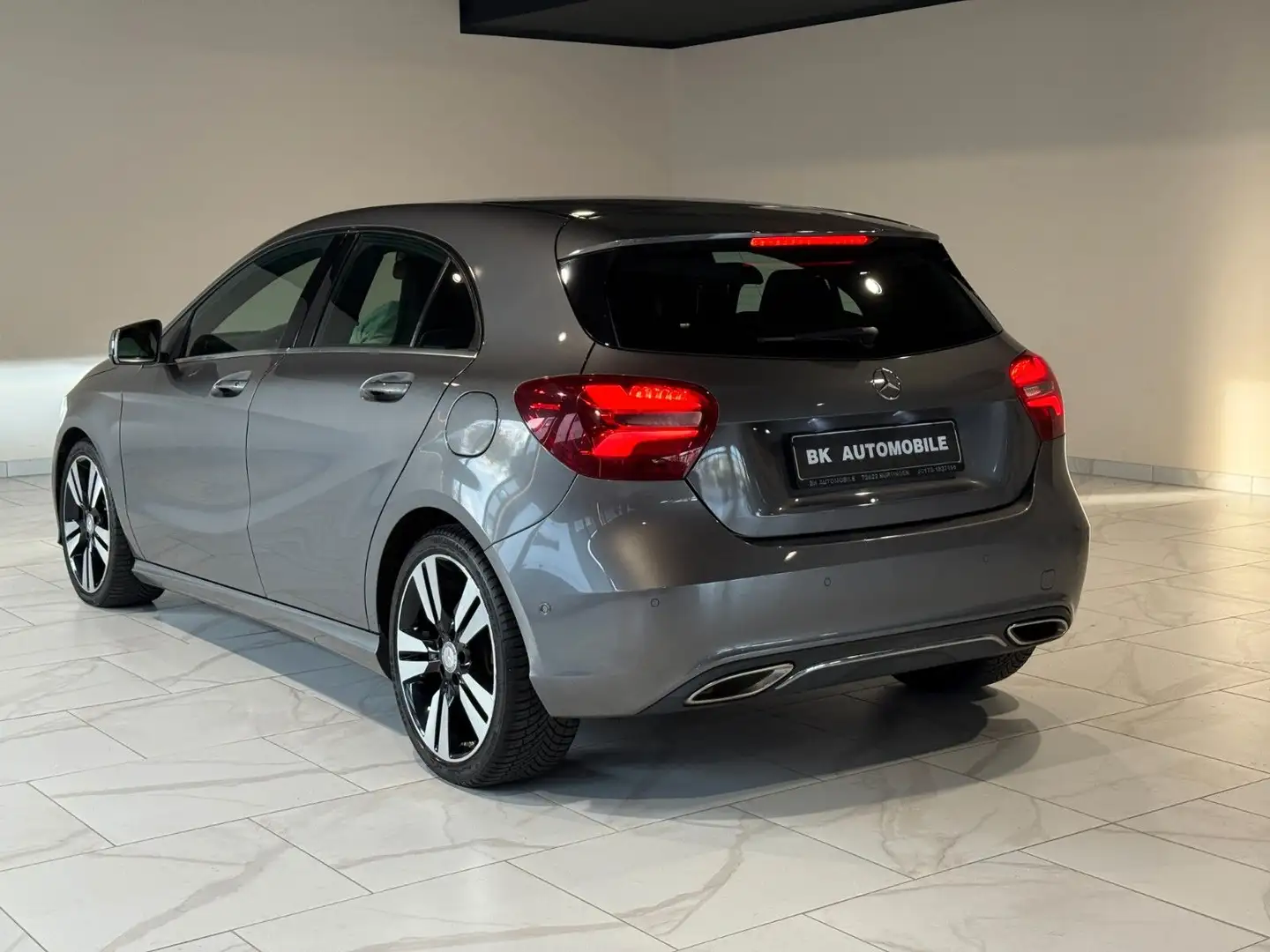 Mercedes-Benz A 200 CDI d 4Matic| Urban|SHZ|Navi| Grau - 2