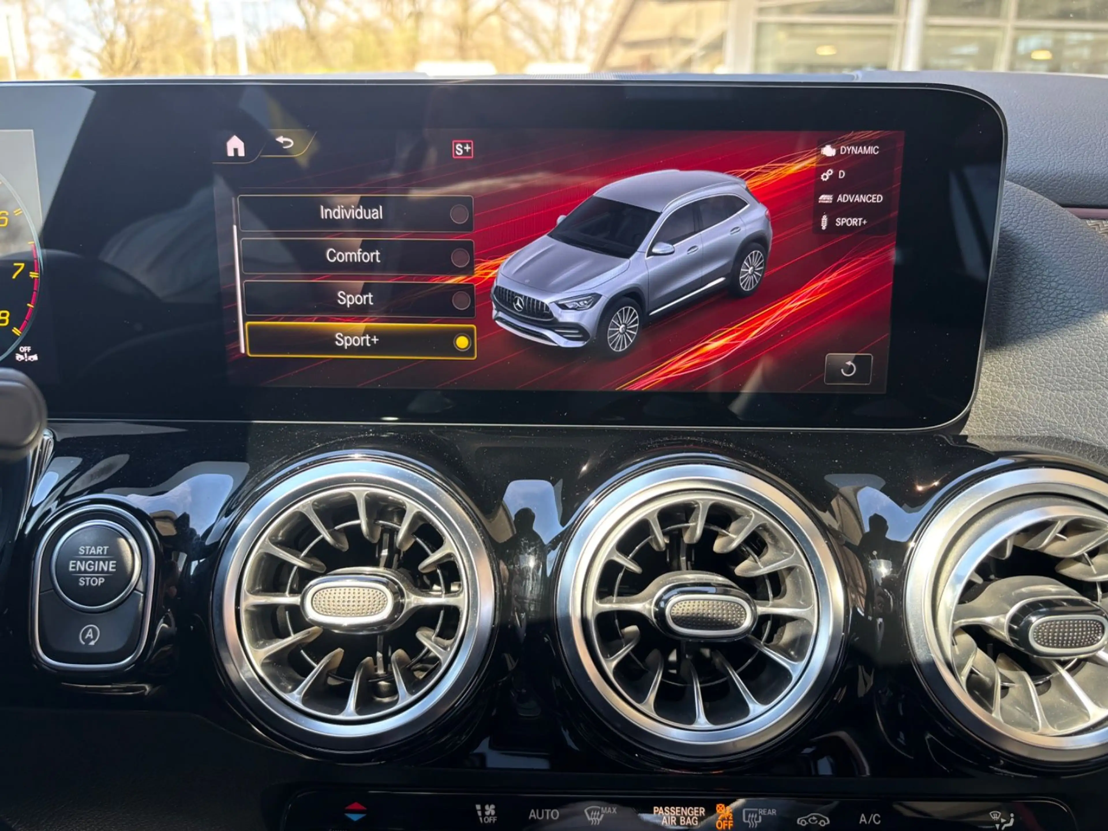 Mercedes-Benz GLA 35 AMG 4Matic ACC/Night/Pano/Navi/360°/MBUX — photo 13
