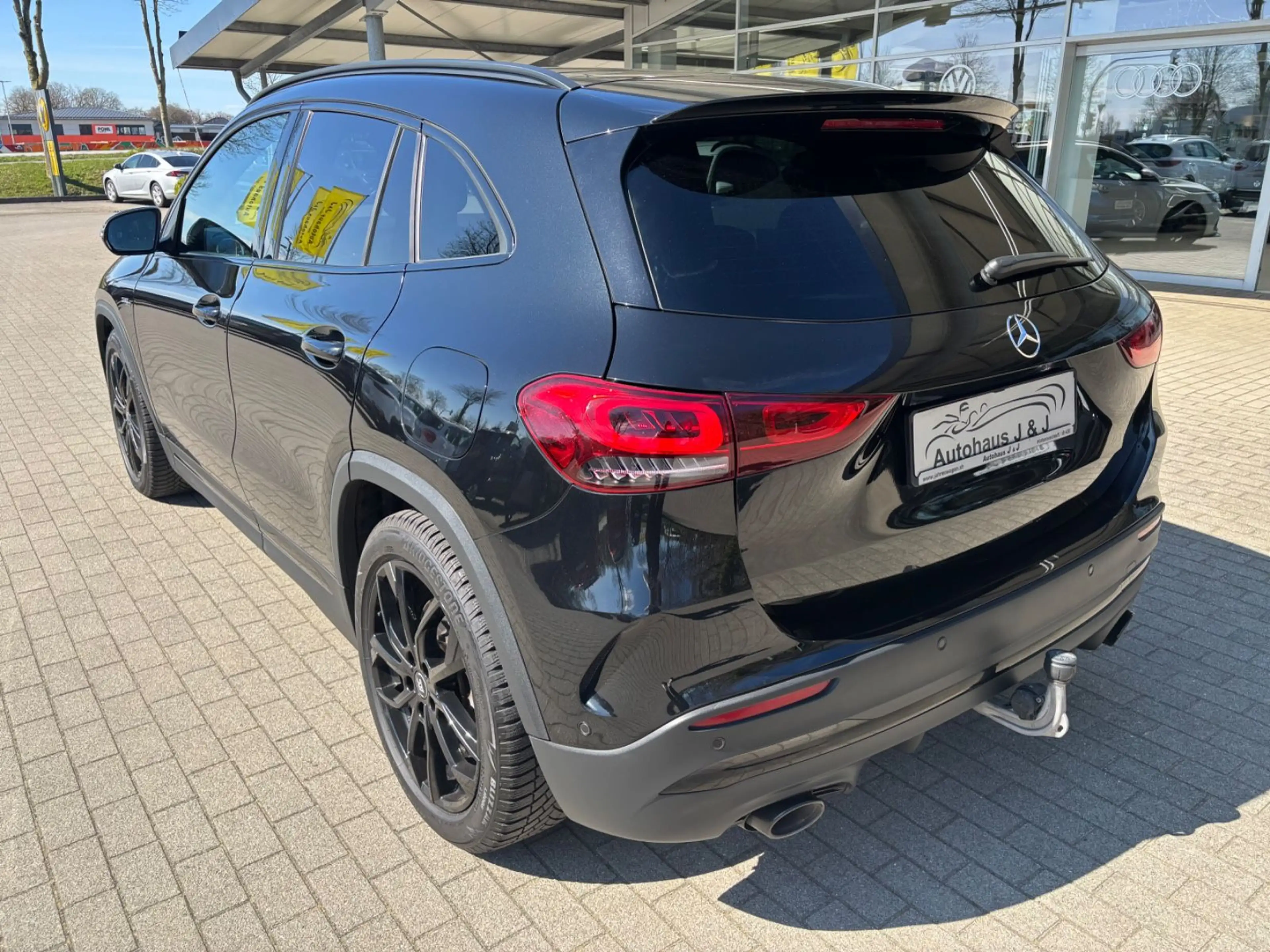 Mercedes-Benz GLA 35 AMG 4Matic ACC/Night/Pano/Navi/360°/MBUX — photo 2