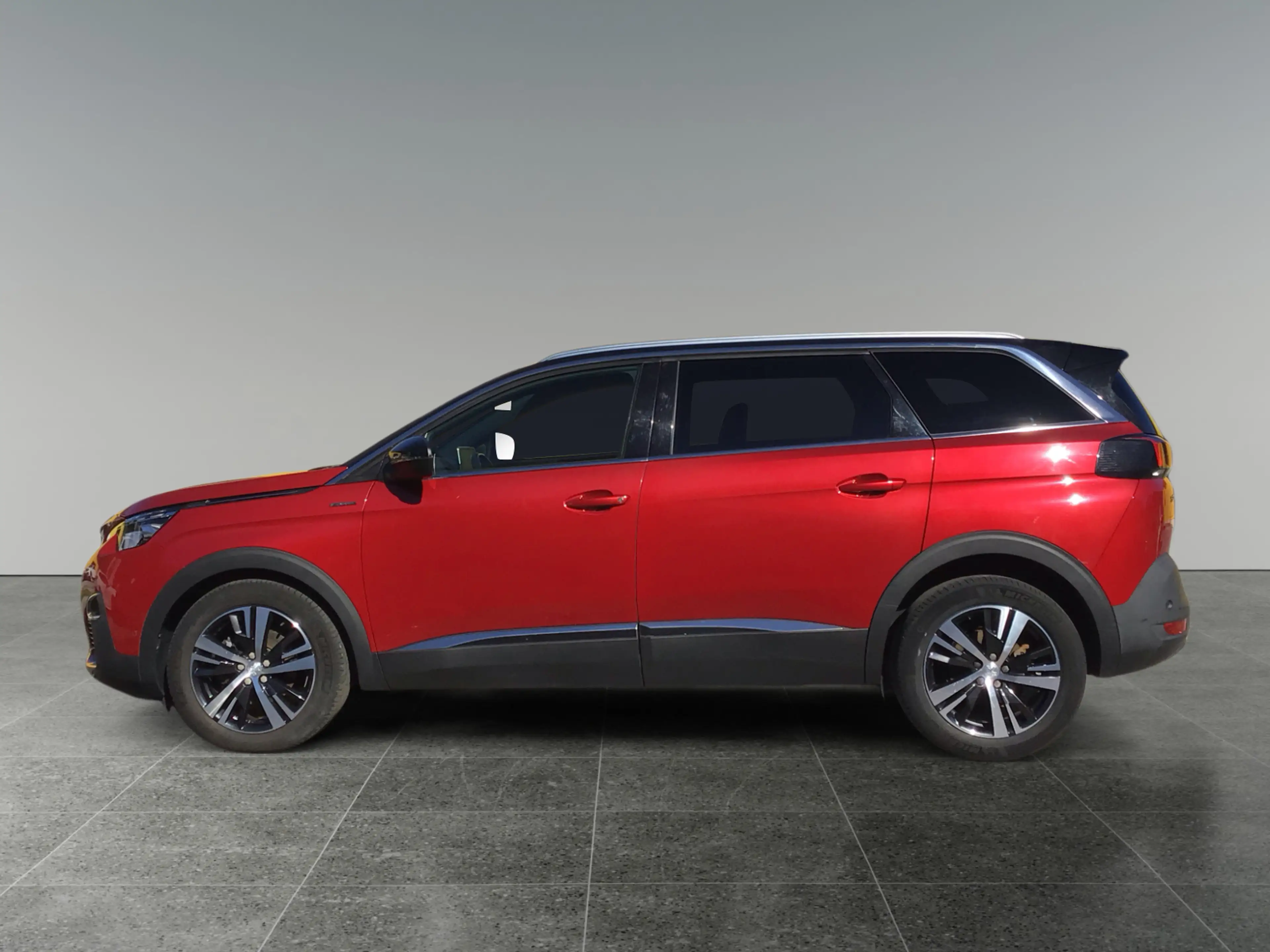 Peugeot 5008 1,5  GT-Line  7-Sitzer! — photo 2