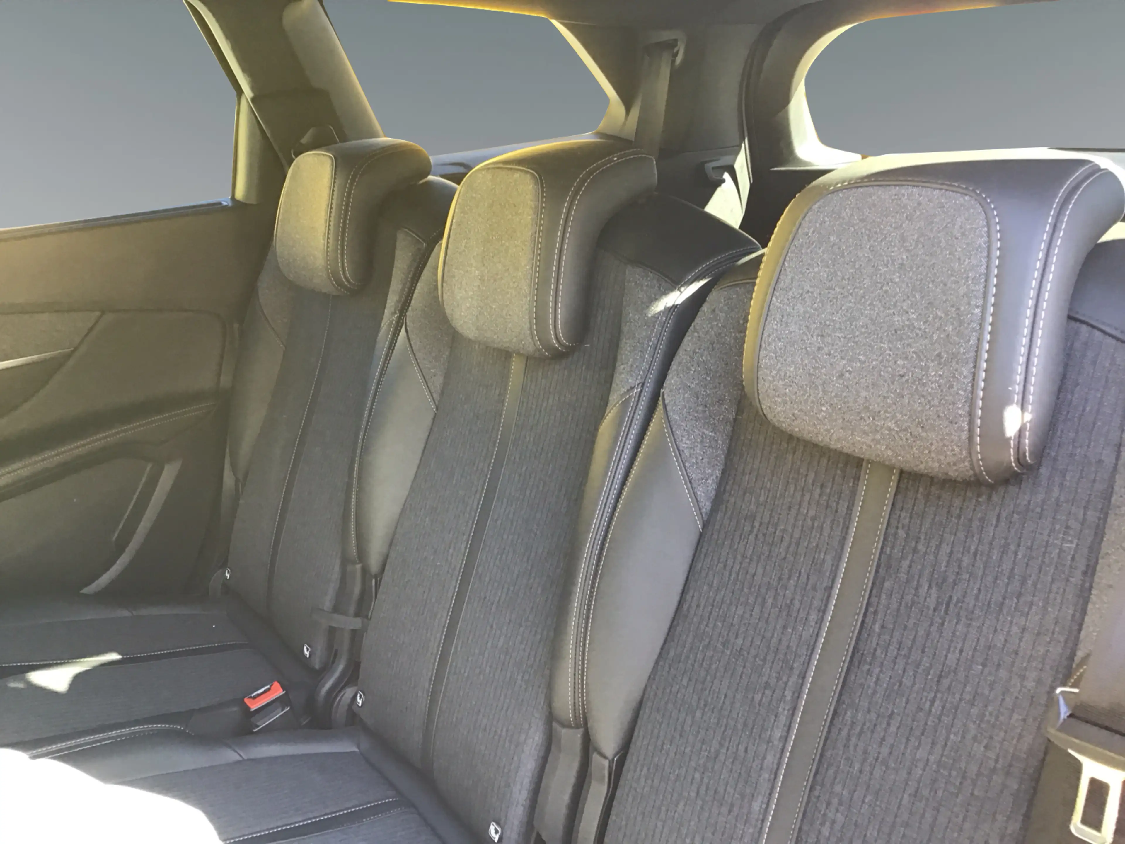 Peugeot 5008 1,5  GT-Line  7-Sitzer! — photo 12
