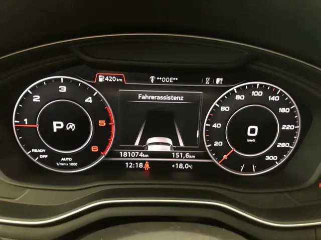Audi A4 view 4