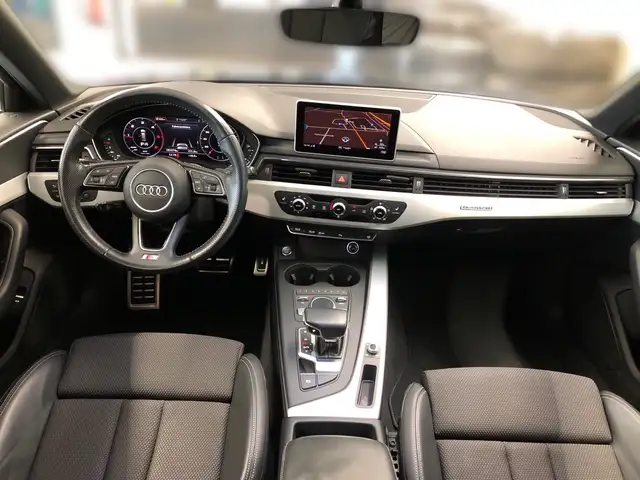 Audi A4 view 8