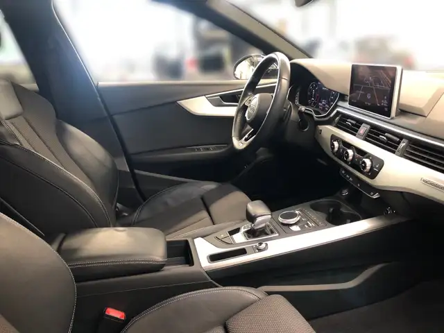 Audi A4 view 11