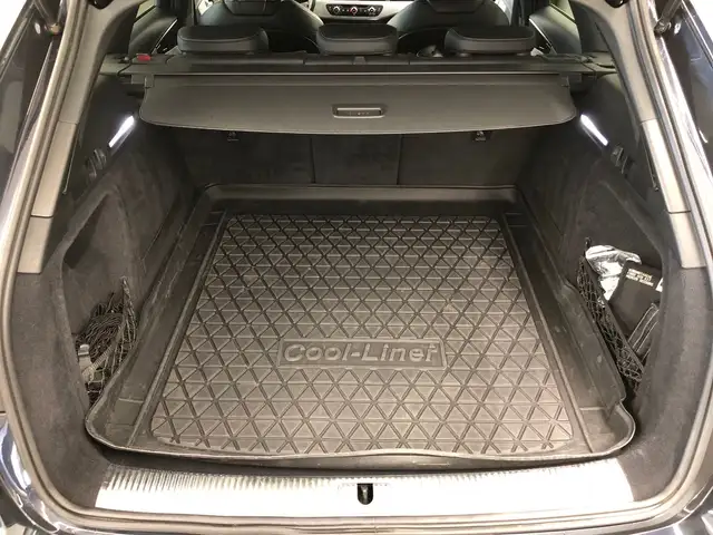 Audi A4 view 10