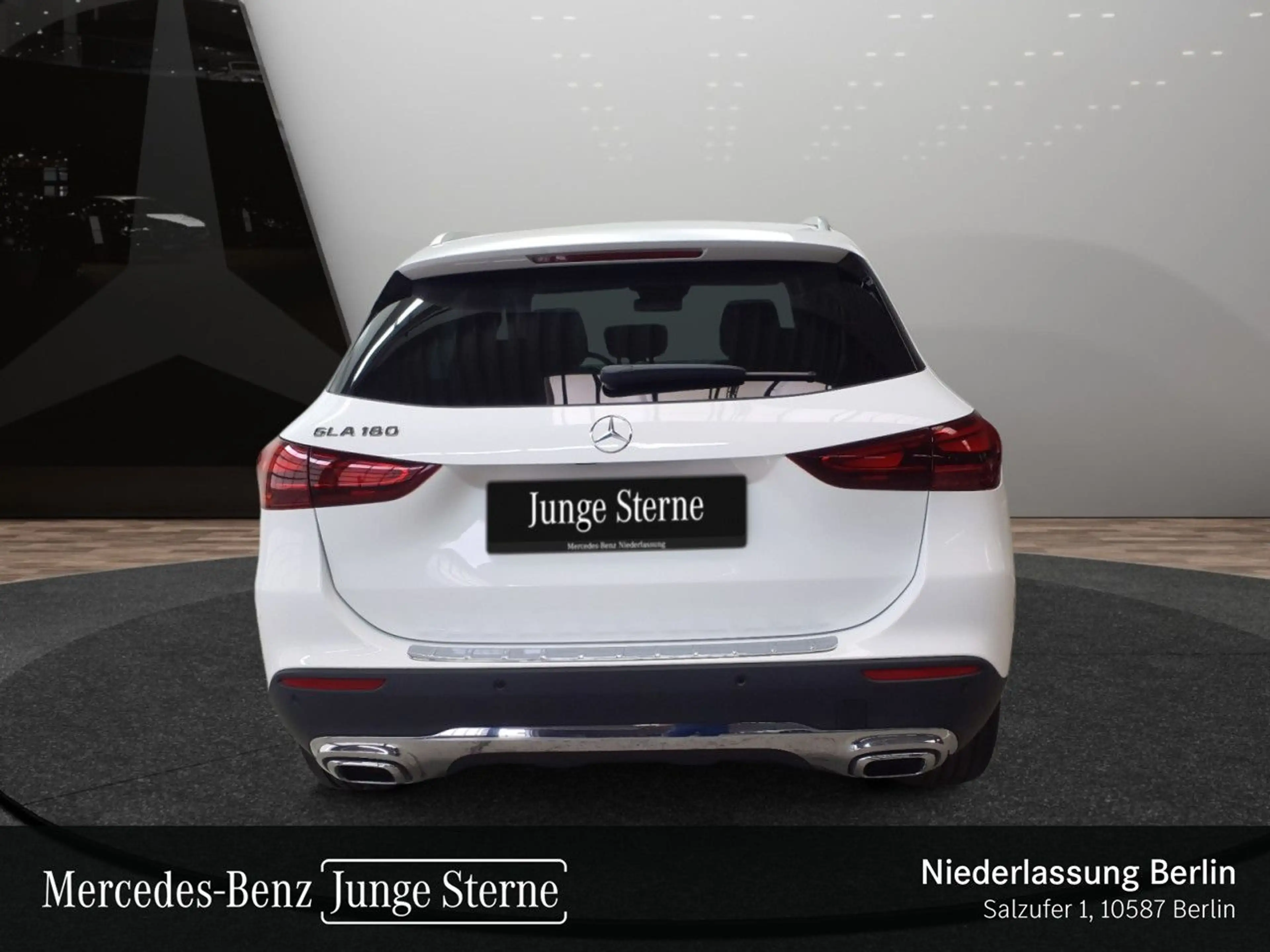 Mercedes-Benz GLA 180 PROGRESSIVE+PANO+AHK+LED+KAMERA+KEYLESS+7G — photo 8