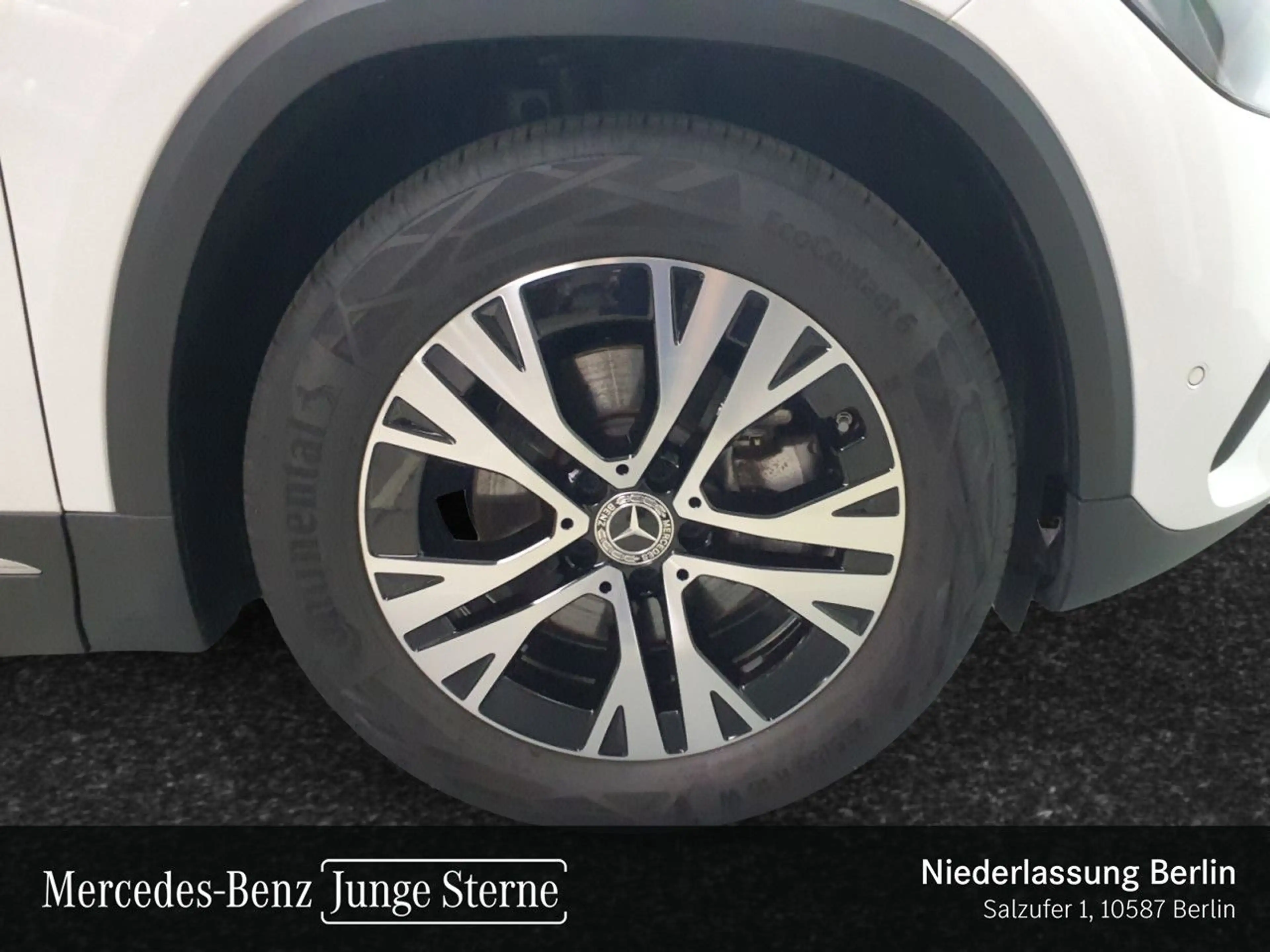 Mercedes-Benz GLA 180 PROGRESSIVE+PANO+AHK+LED+KAMERA+KEYLESS+7G — photo 5