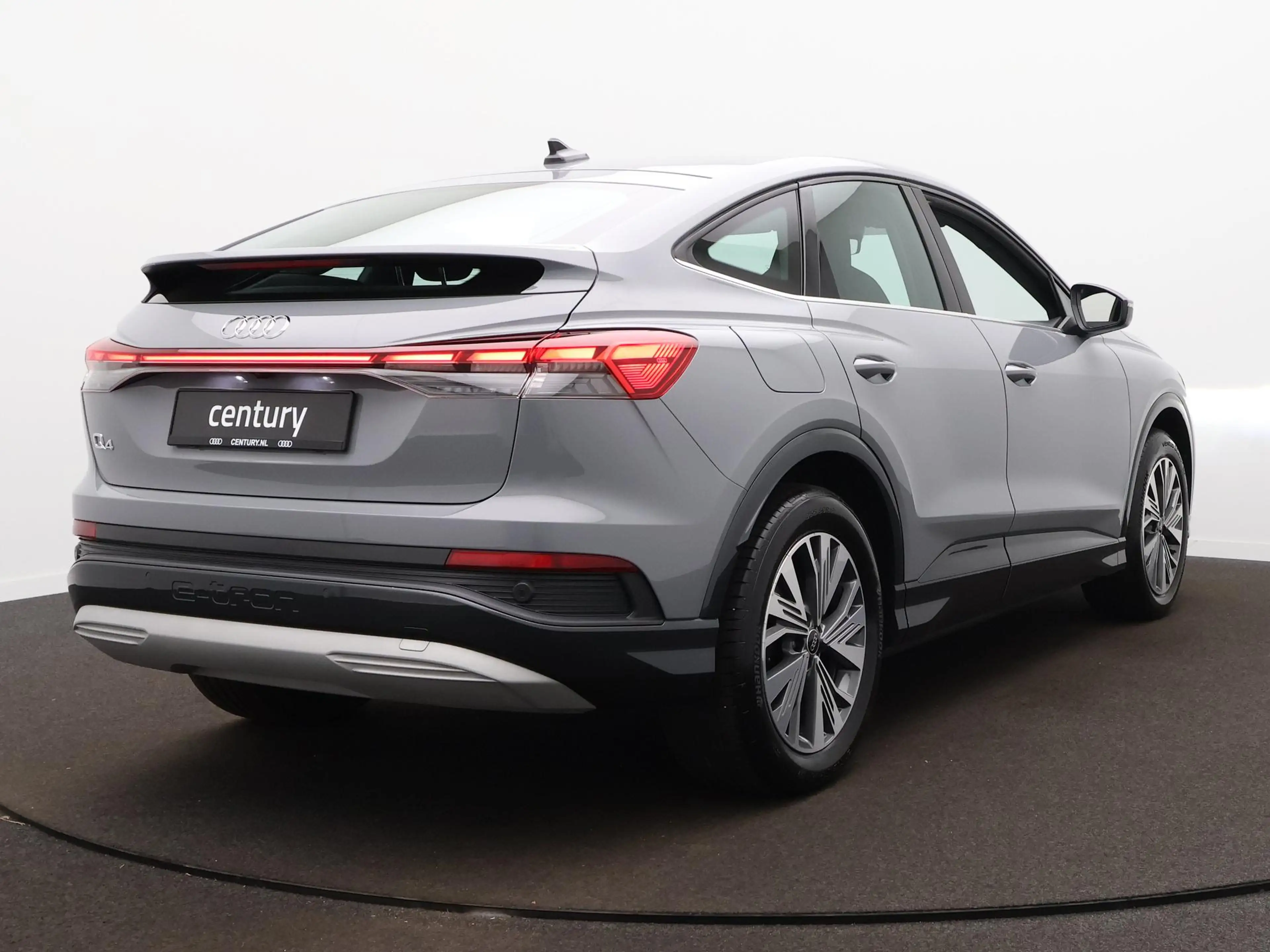 Audi Q4 e-tron 35 Advanced edition 55 kWh | Camera | Stoelverwarm — photo 6