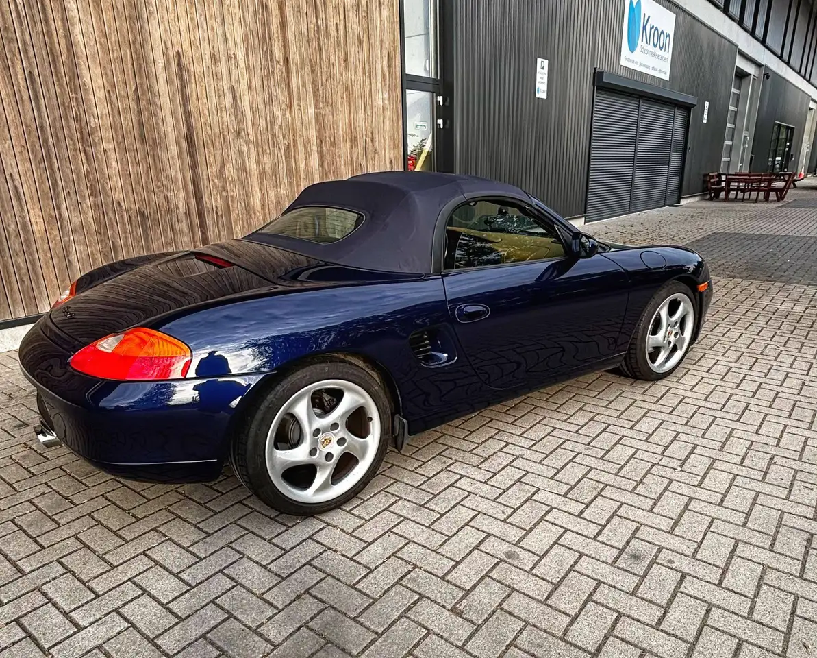 Porsche Boxster Model 986 cabrio met een hardtop erbij, foto 4