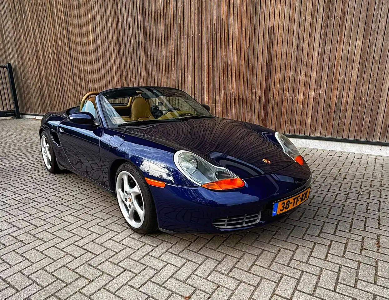 Porsche Boxster Model 986 cabrio met een hardtop erbij, foto 2