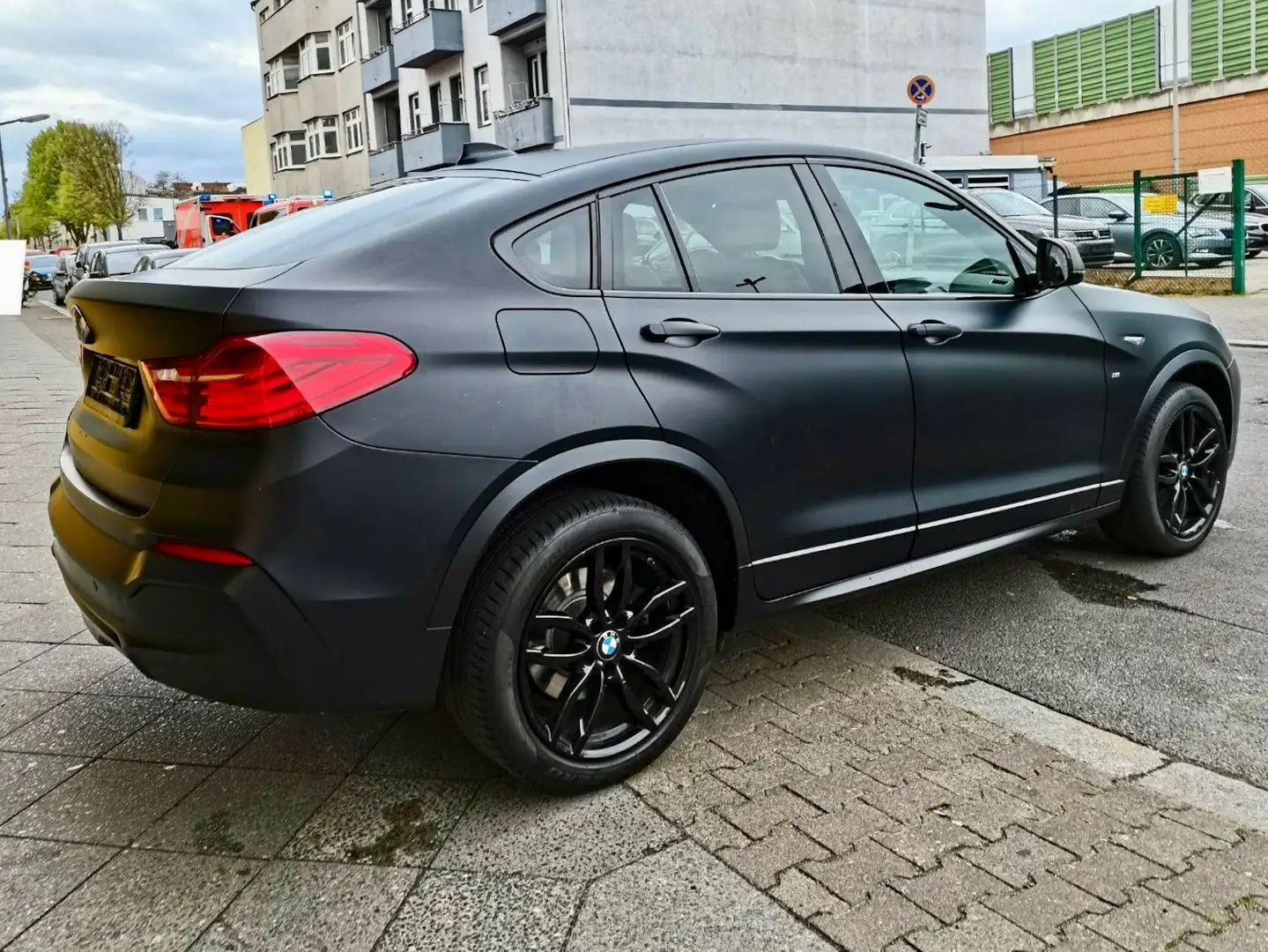 BMW X4 M X4 xDrive Schwarz - 1