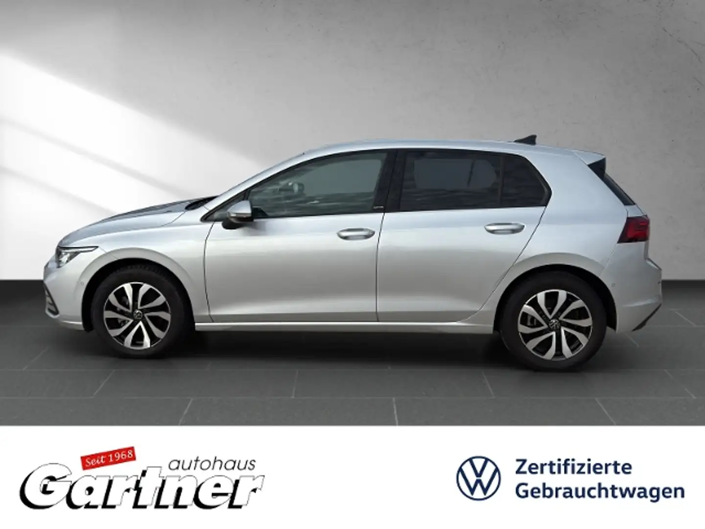 Volkswagen Golf VIII ACTIVE 1.5 eTSI DSG STANHZG MATRIX REAR VIEW Silber - 2