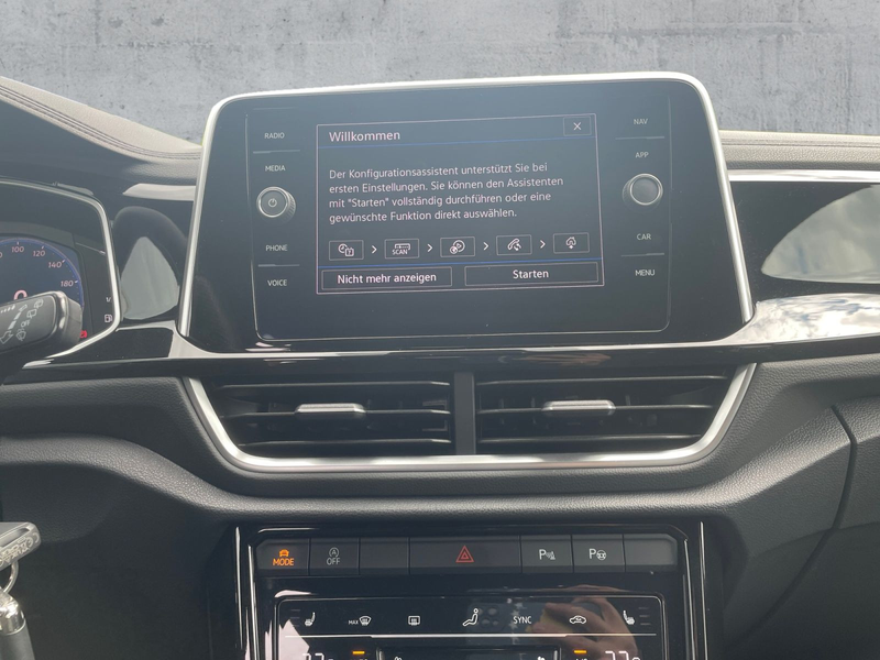 Volkswagen T-Roc 1.5 TSI DSG R-LINE LEDplus+NAV+ACC+SHZ+RFK — photo 11
