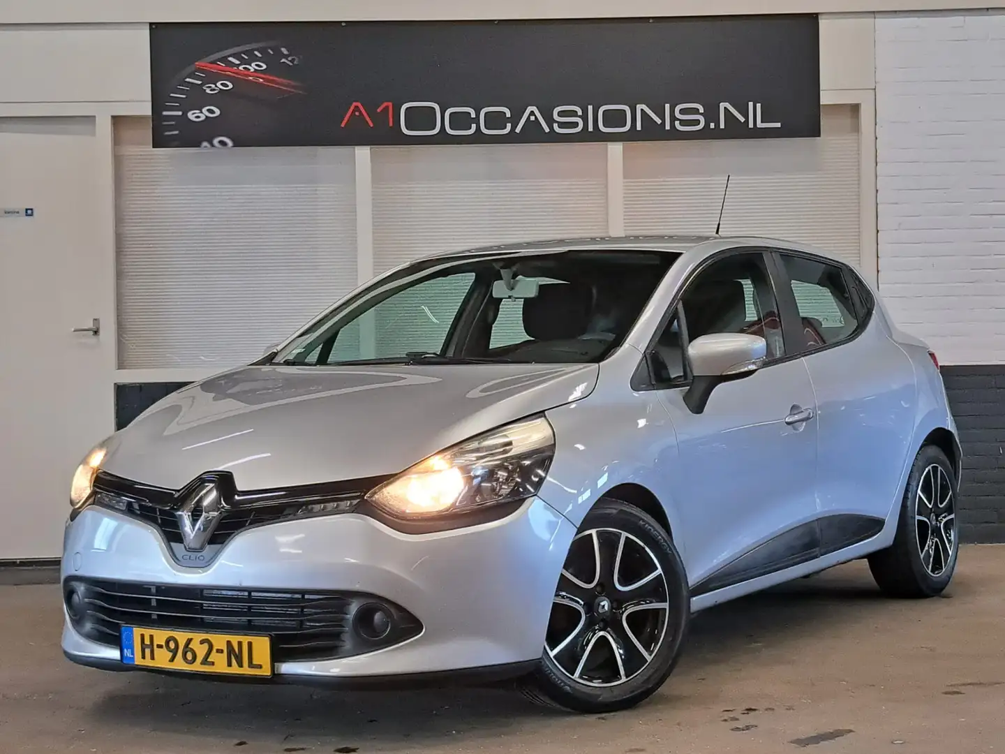 Renault Clio 0.9 TCe Dynamique Grijs - 2