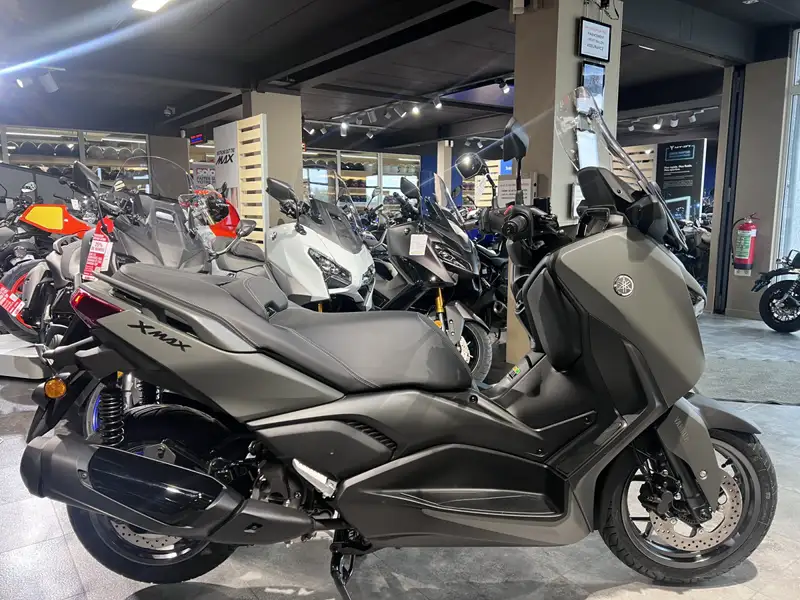 Yamaha X-Max 300