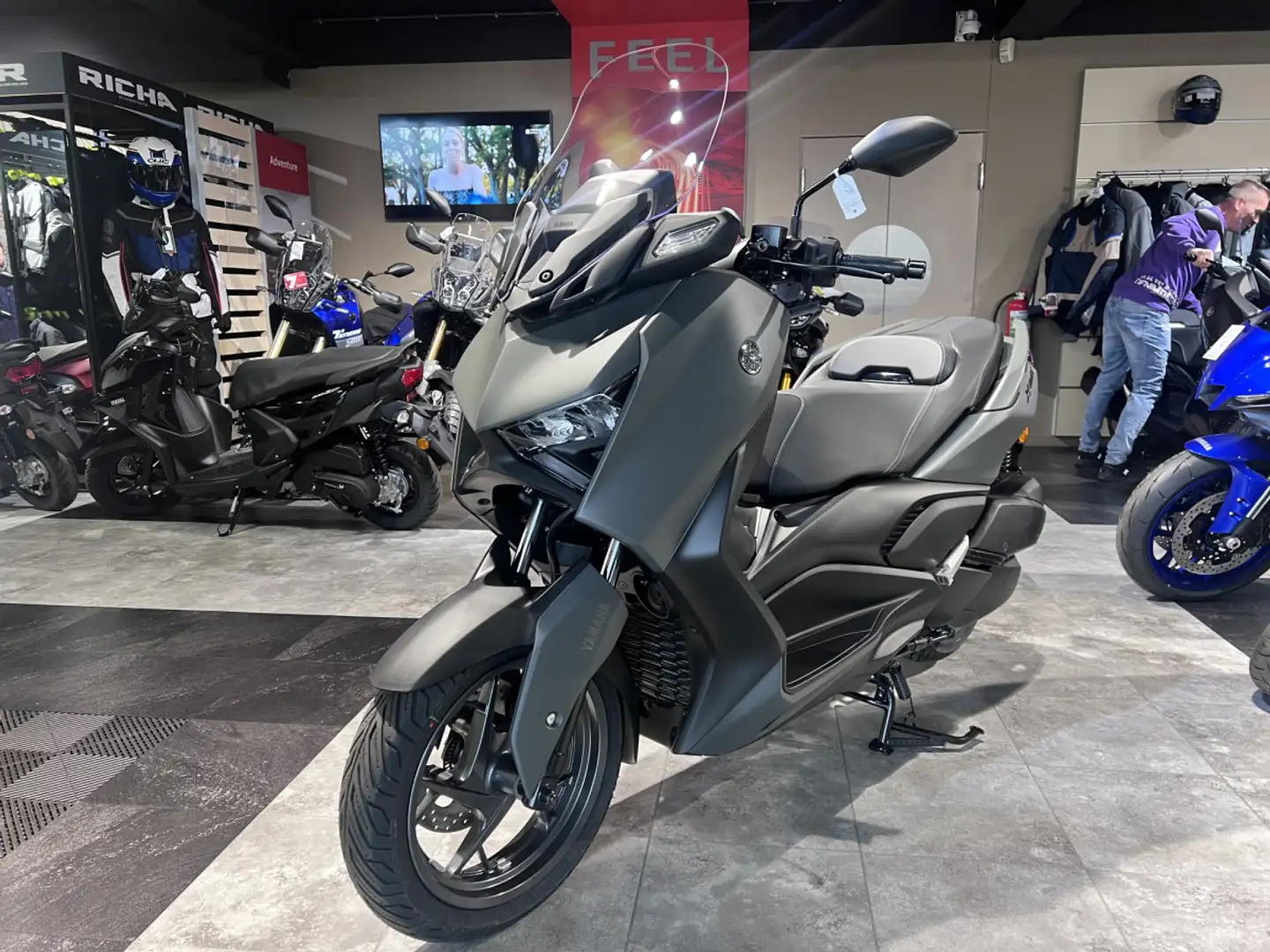 Yamaha X-Max 300 Burdeos - 2