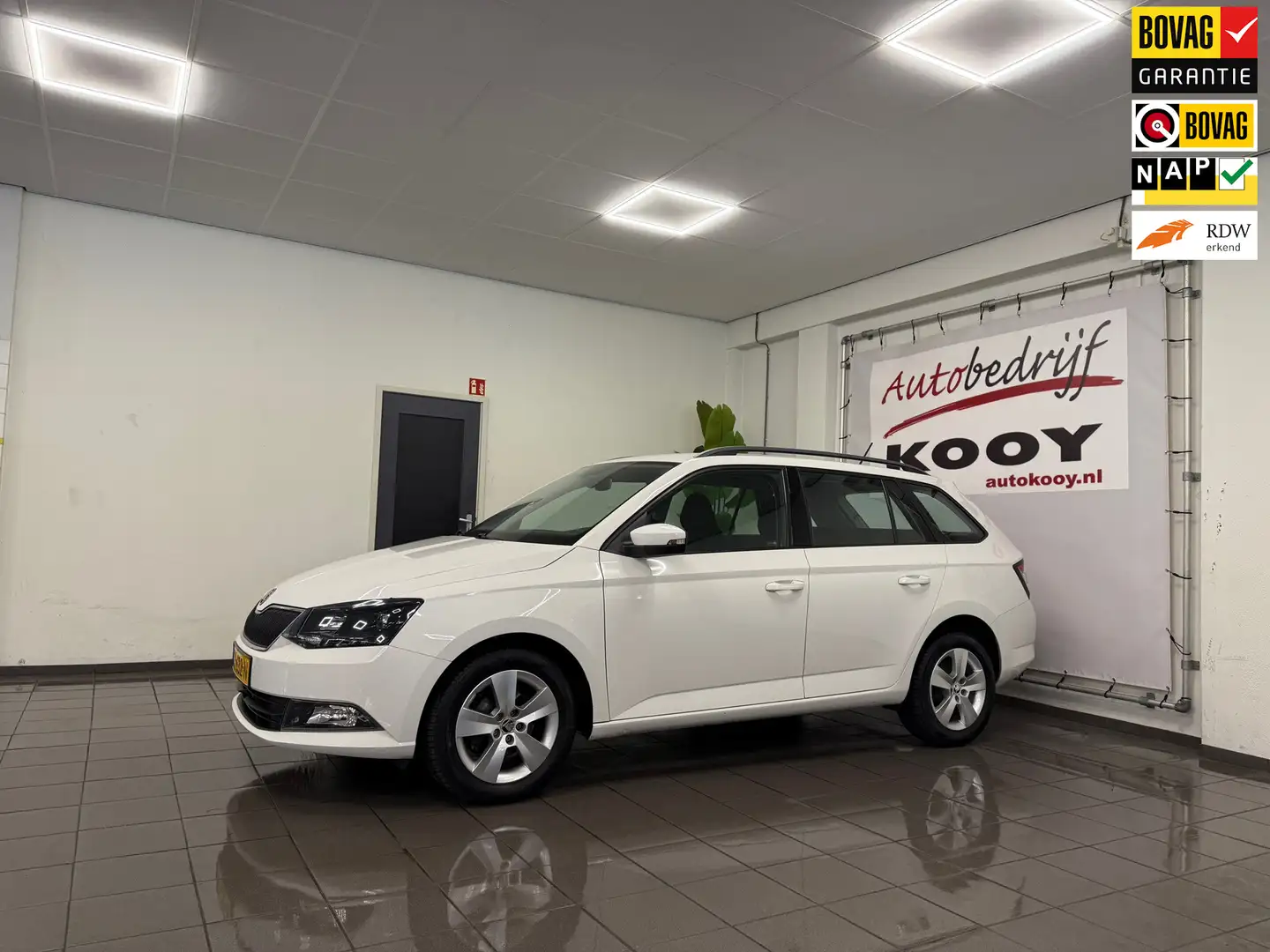 Skoda Fabia Combi 1.0 Ambition Business * Navigatie / Cruise c Blanc - 1