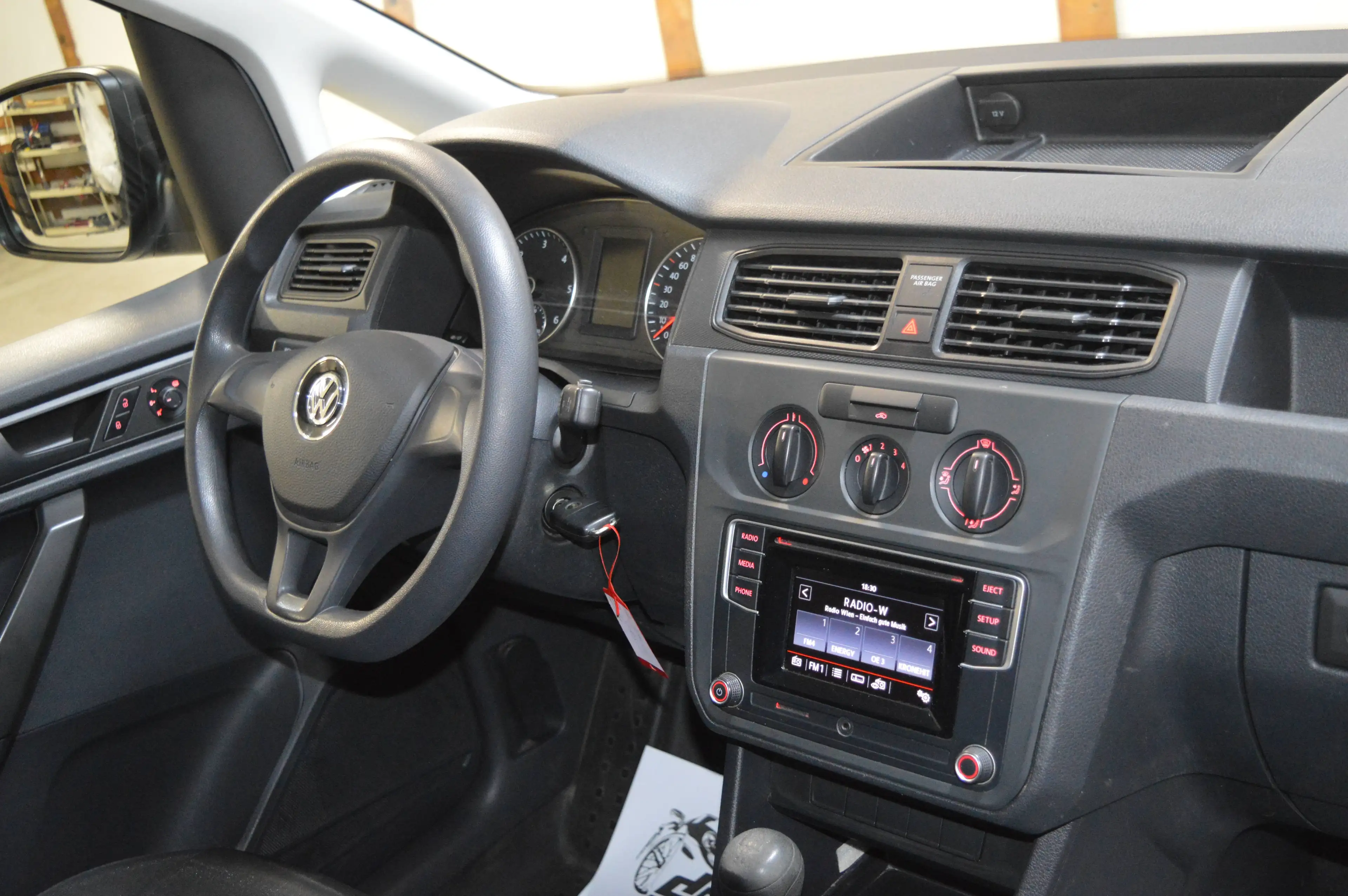 Volkswagen Caddy 1,6 TDI **Kasten**neues Pickerl** — photo 15