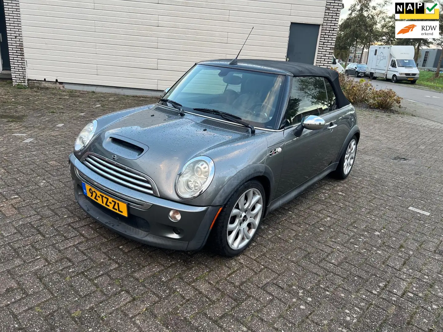 MINI Cooper S Cabrio Mini 1.6 Chili (( AUTOMAAT/ CABRIO/LEDER ))) Šedá - 1