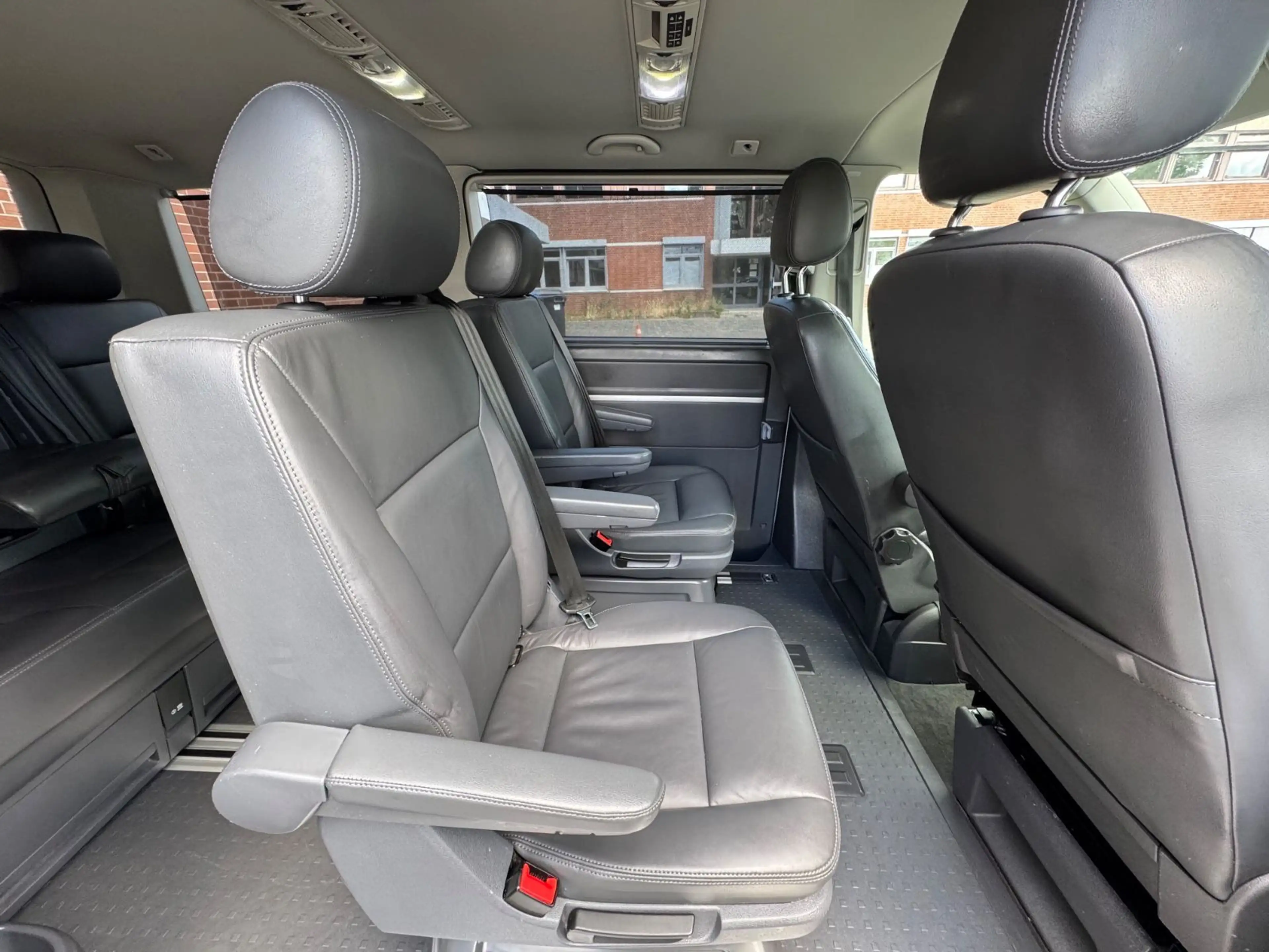 Volkswagen T5 Multivan Highline 4Motion *PANO*LEDER*KAMERA* — photo 13