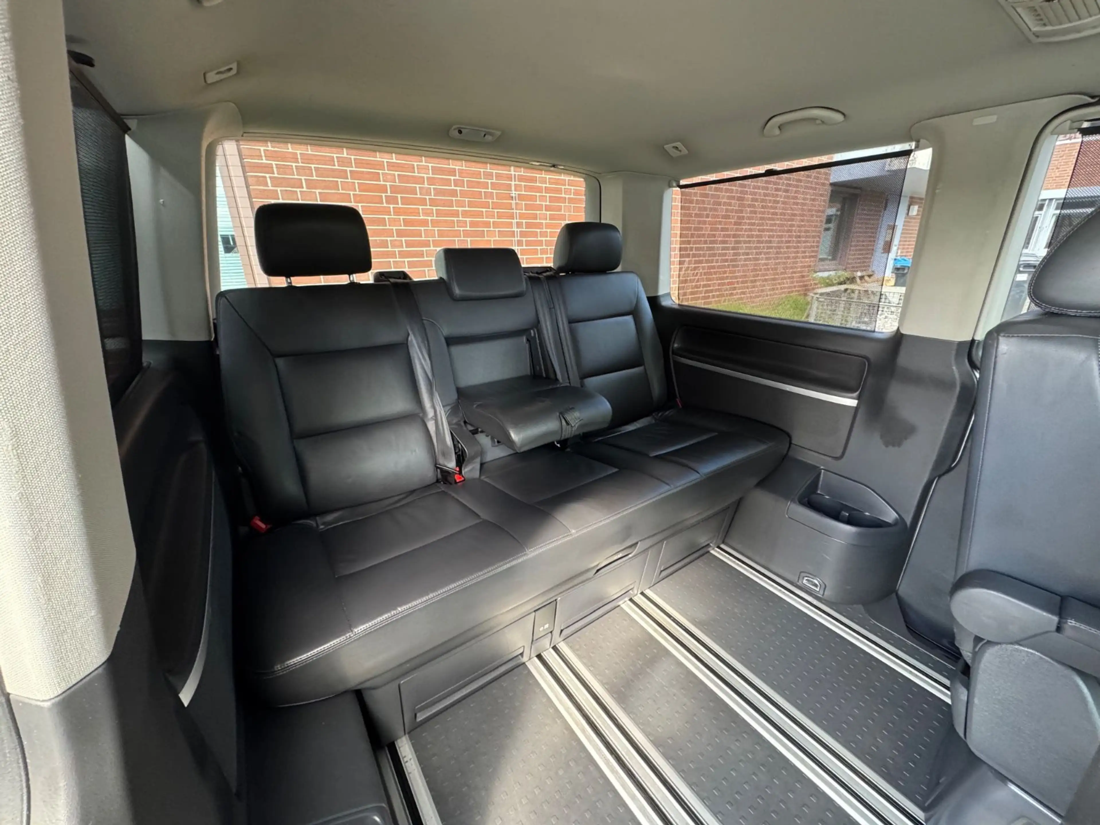 Volkswagen T5 Multivan Highline 4Motion *PANO*LEDER*KAMERA* — photo 14