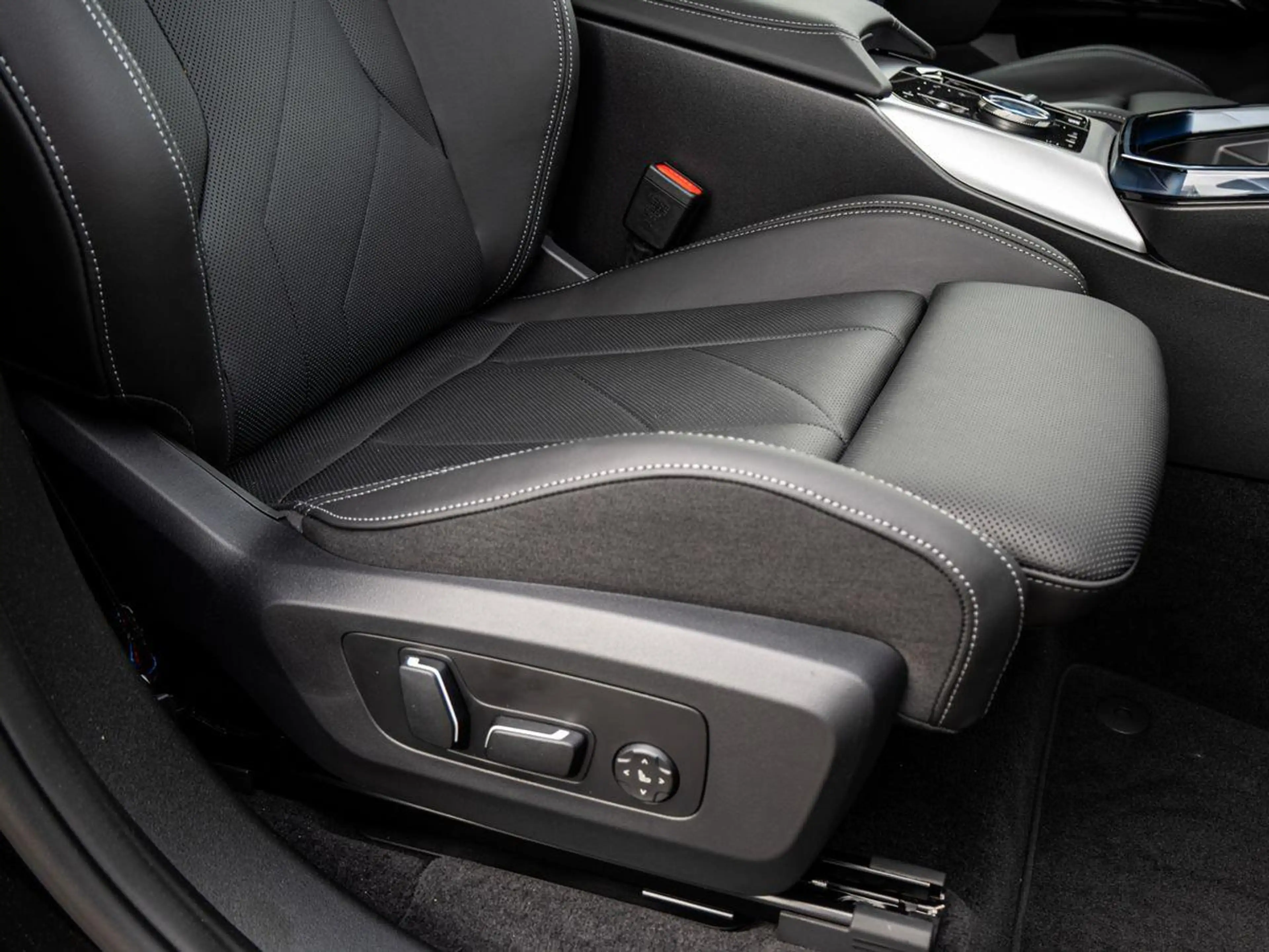 BMW X3 40d xDrive M SportPRO 21" PANO Leder DrAsPro — photo 10