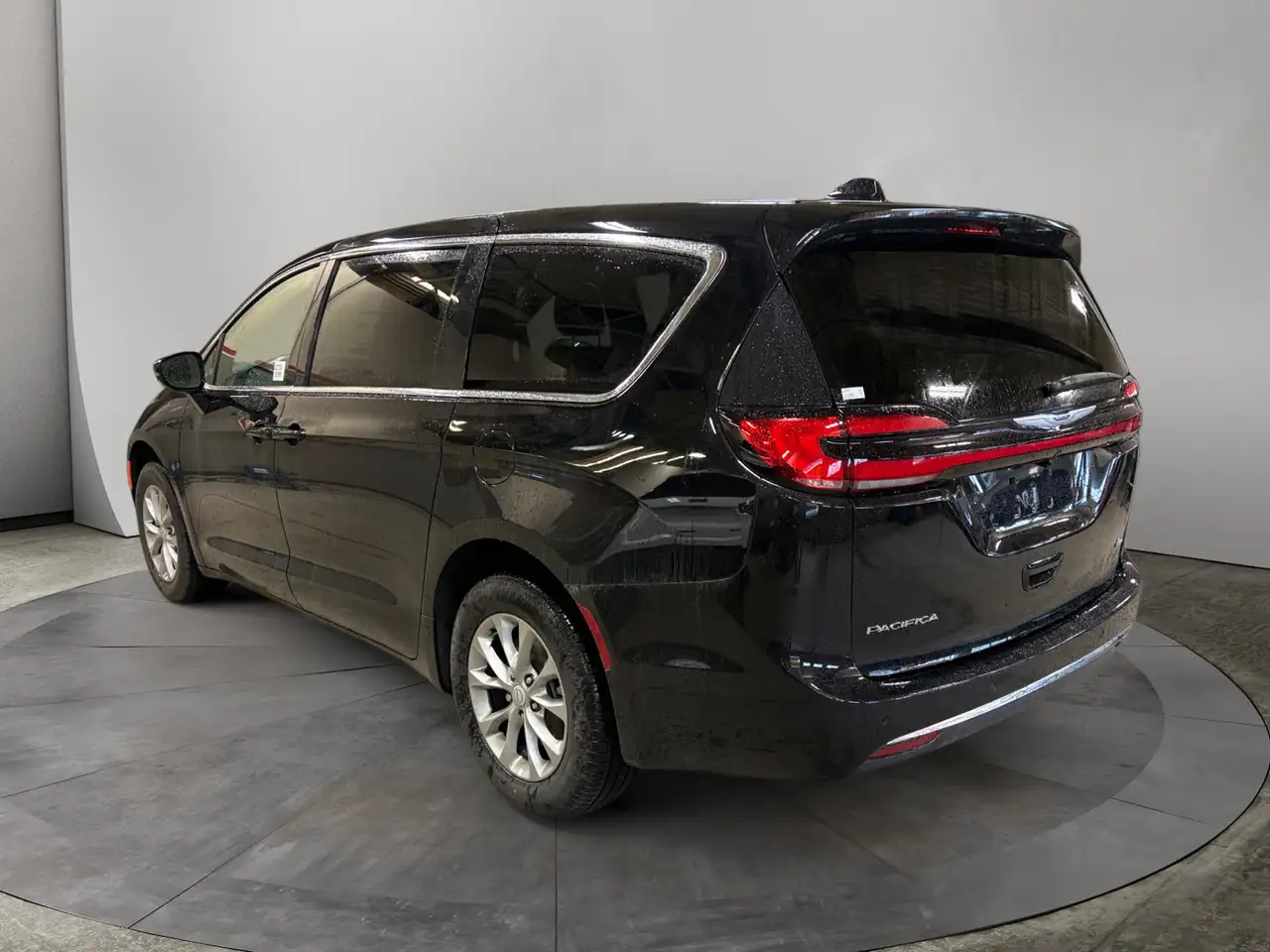 Chrysler Pacifica снимка Chrysler Pacifica