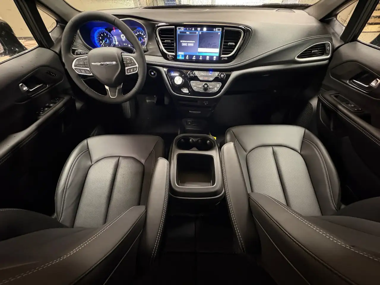 Chrysler Pacifica снимка Chrysler Pacifica