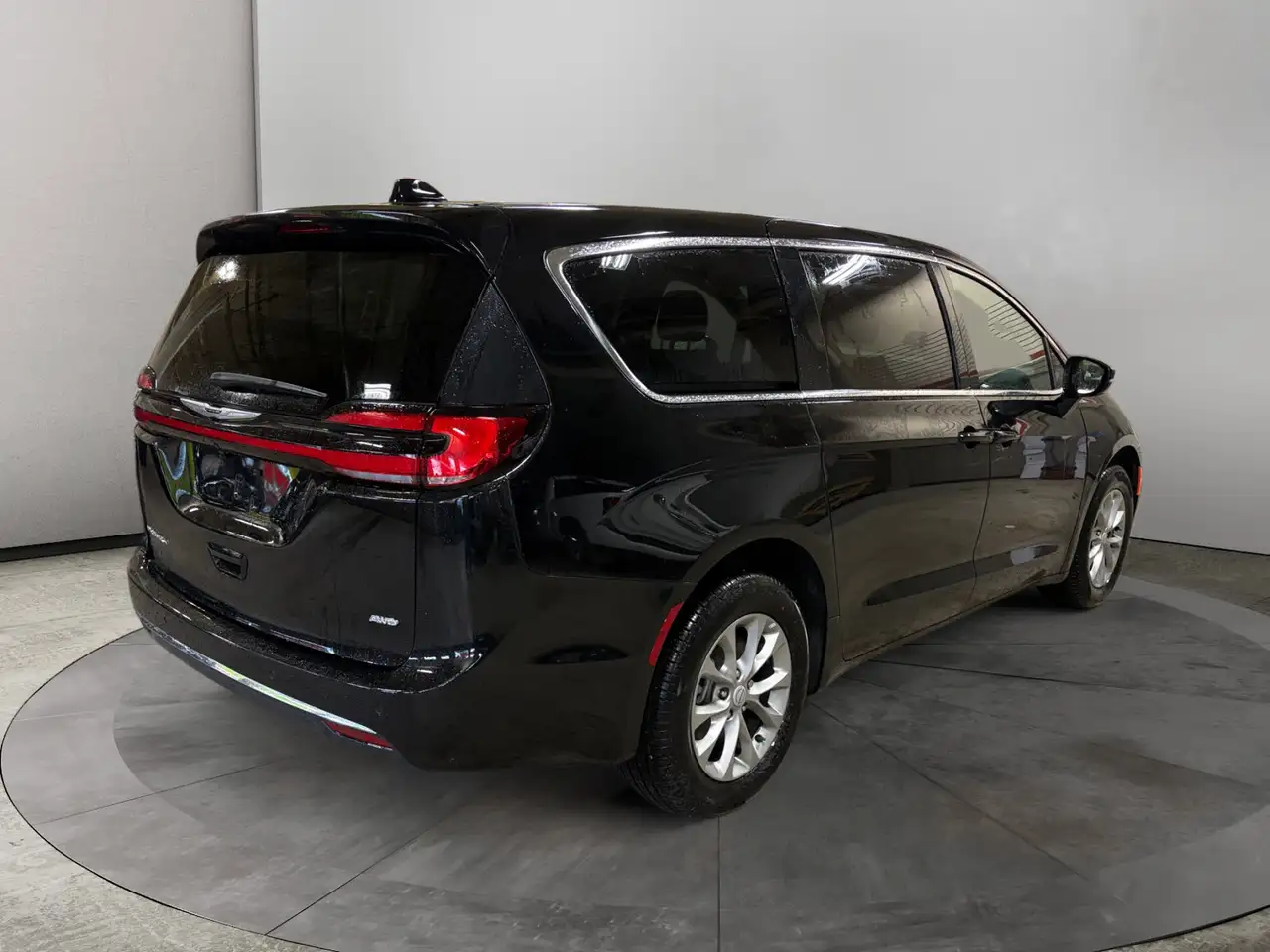 Chrysler Pacifica снимка Chrysler Pacifica