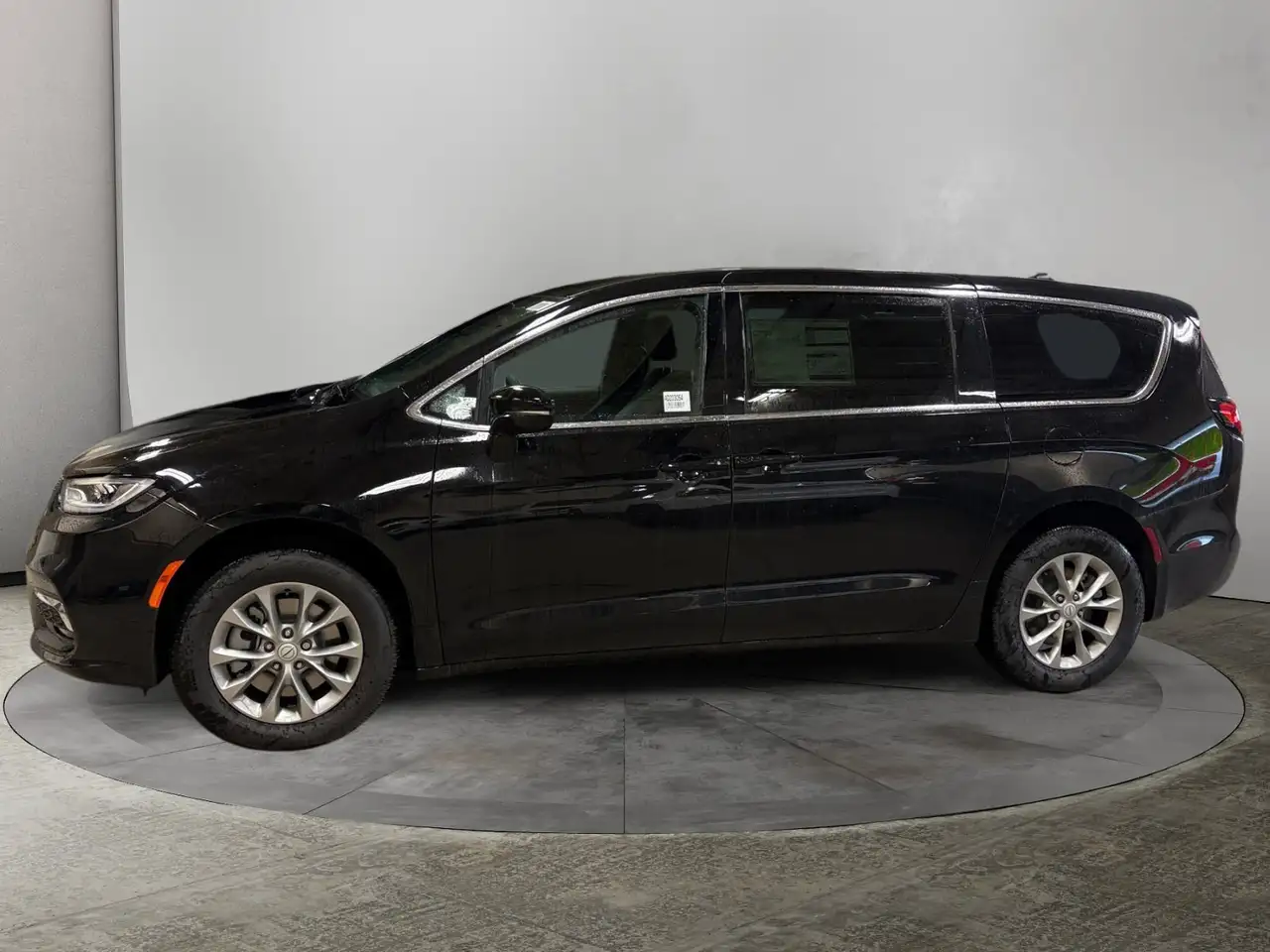 Chrysler Pacifica снимка Chrysler Pacifica
