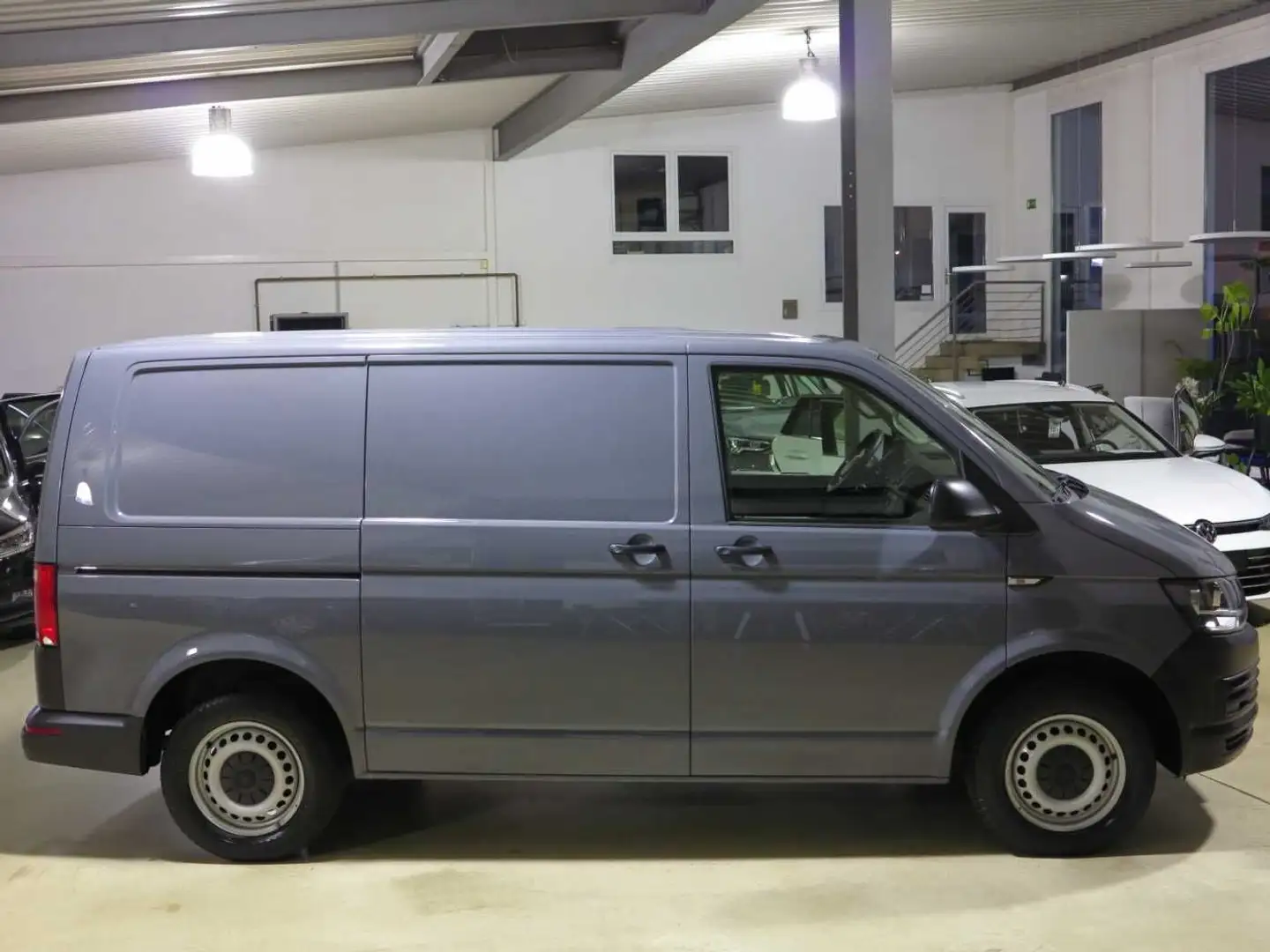 Volkswagen T6 Transporter Kasten 2.0 TDI SCR EU6 AHK Navi Grijs - 1