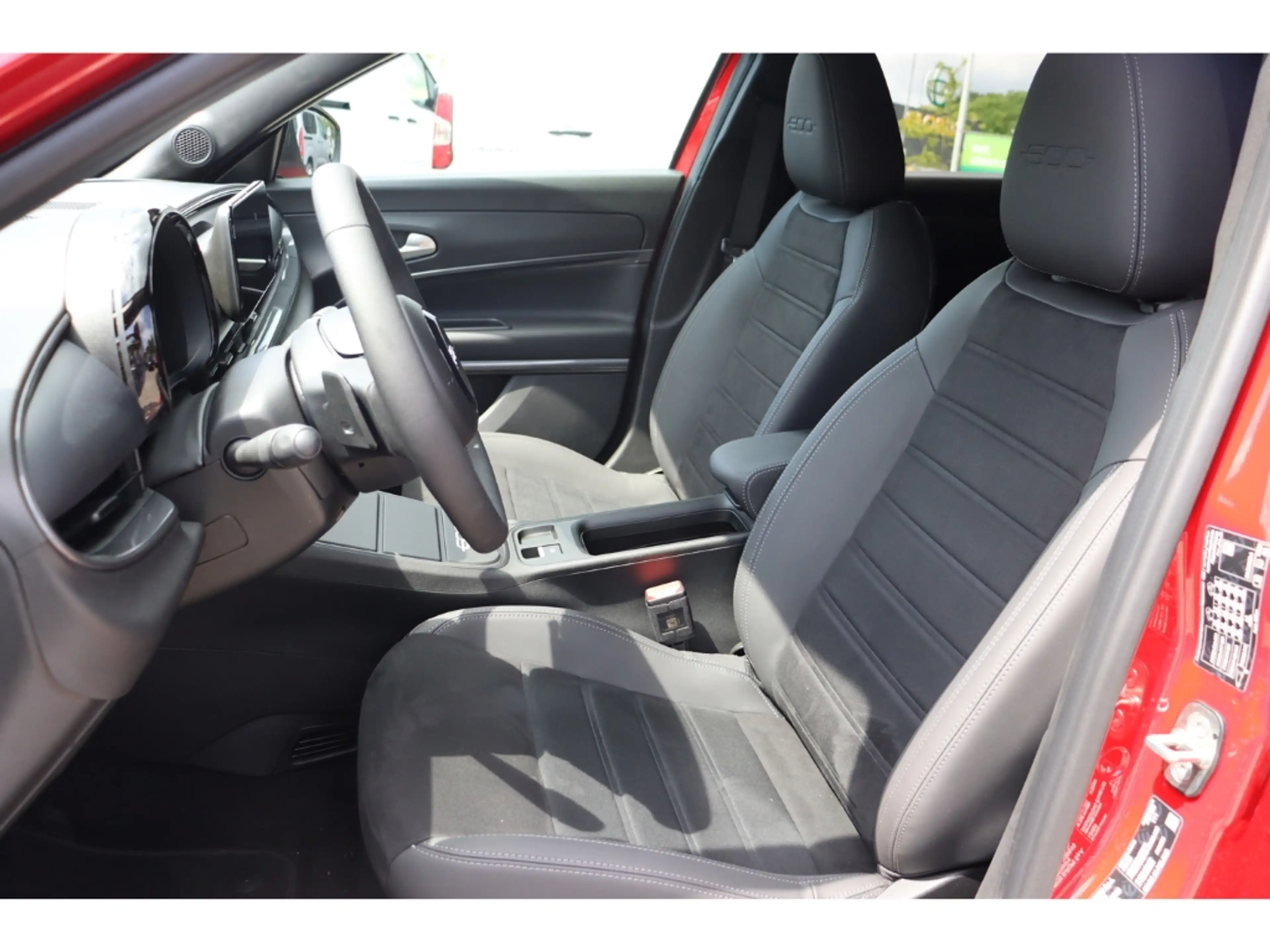 Fiat 600 HYBRID SPORT 1.2 145 PS DCT6 LED NAVI KAMERA — photo 11