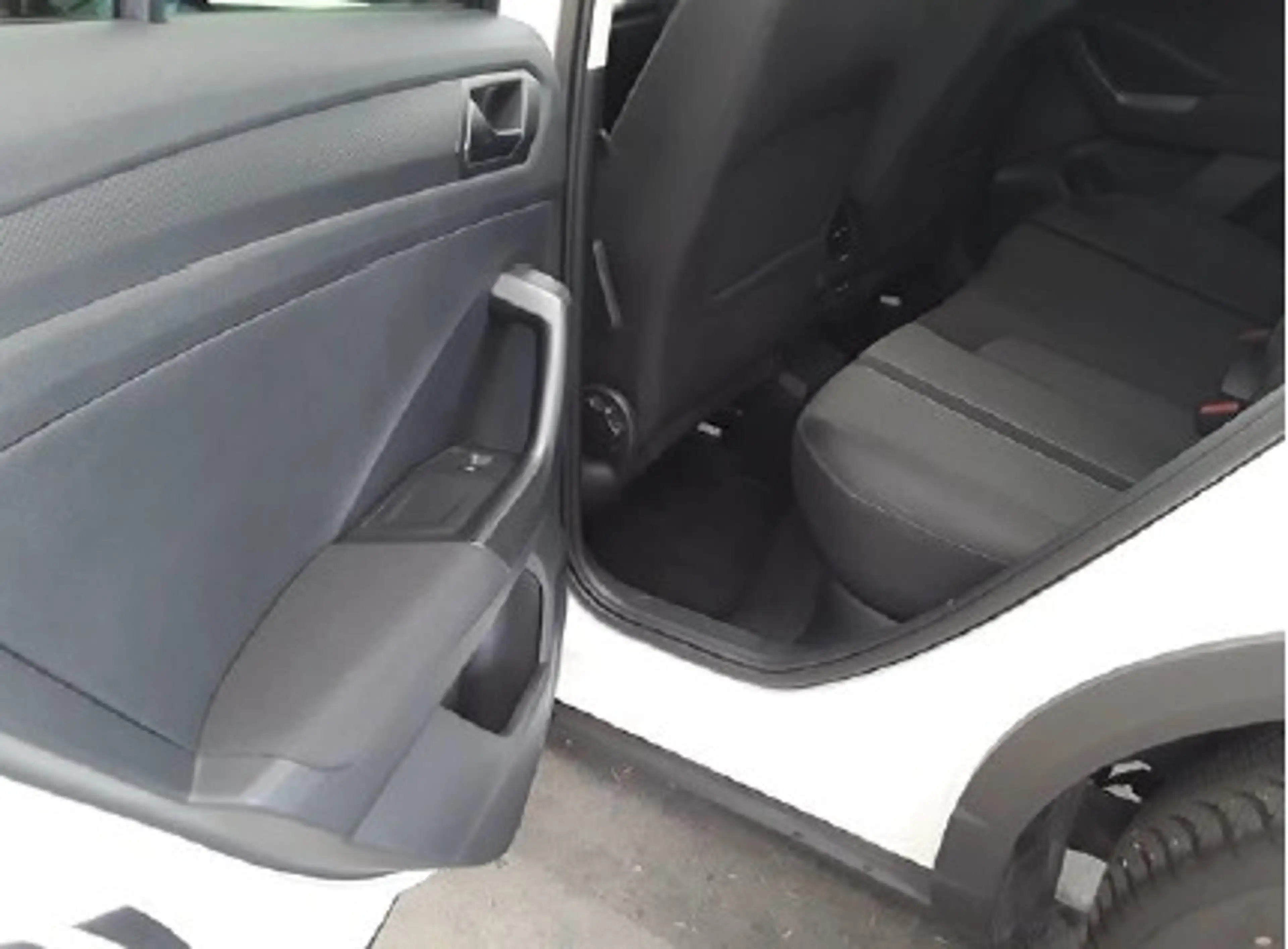 Volkswagen T-Roc 1,5 TSI DSG Life R-Kamera ACC digitalCockpitPro — photo 3