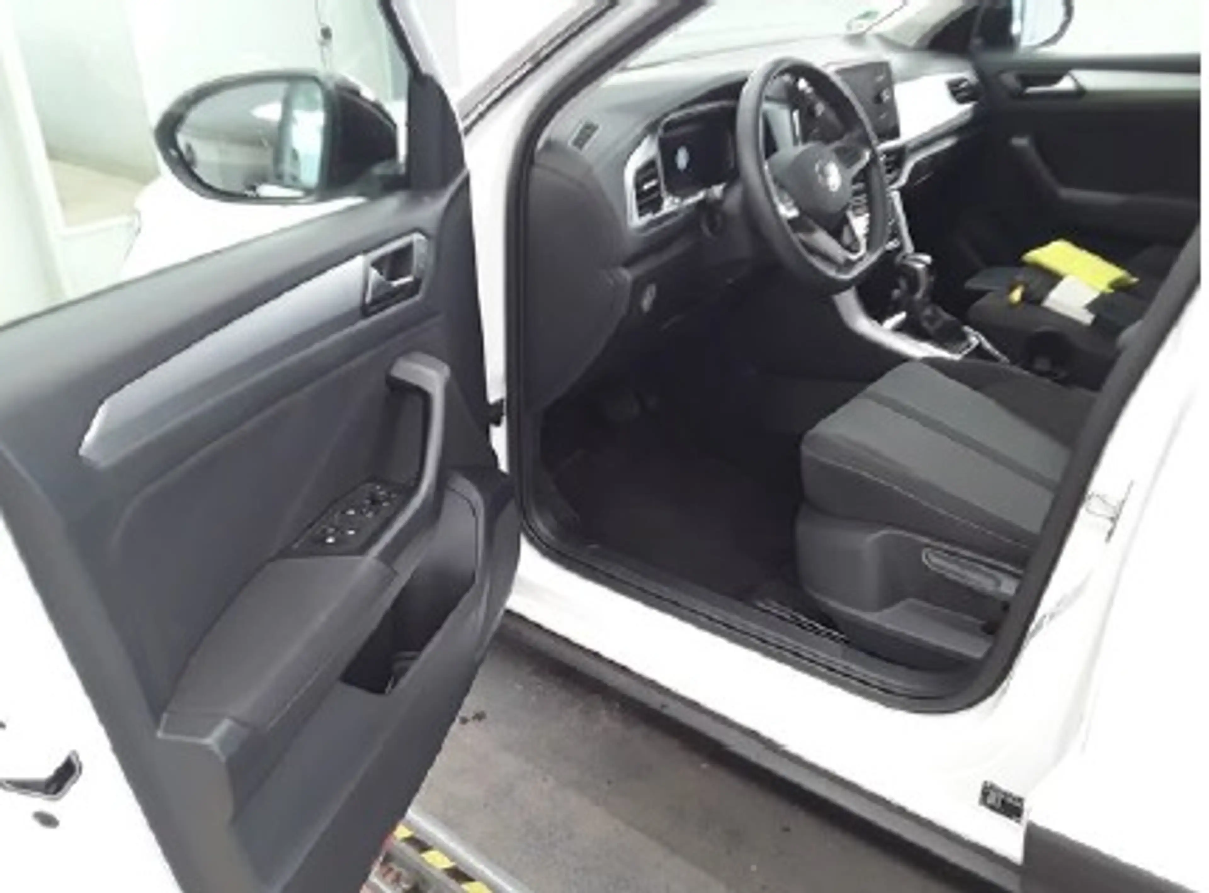 Volkswagen T-Roc 1,5 TSI DSG Life R-Kamera ACC digitalCockpitPro — photo 2