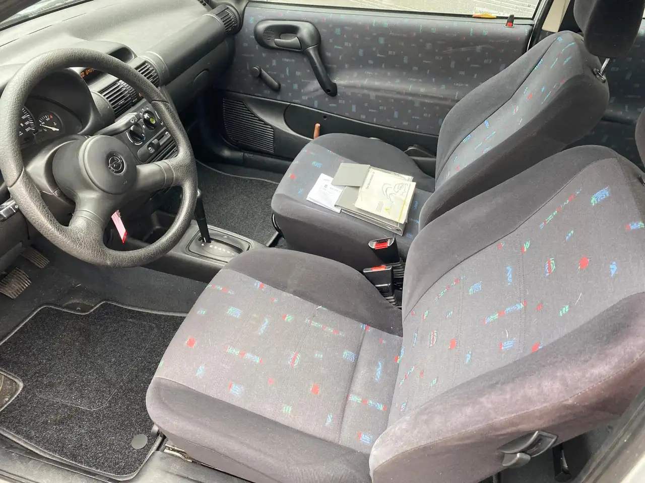 Opel Corsa 1.2i-16V Strada - Automaat - Stuurbekrachtiging, foto 4