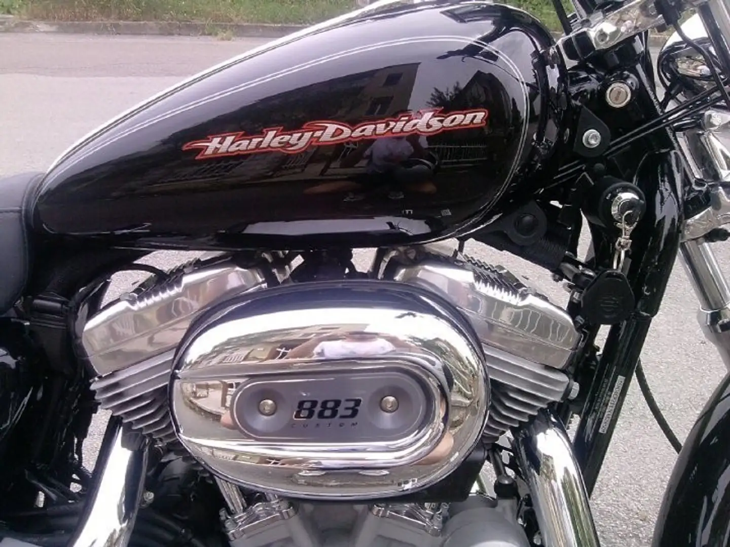 Harley-Davidson Sportster XL 883 Custom Nero - 2