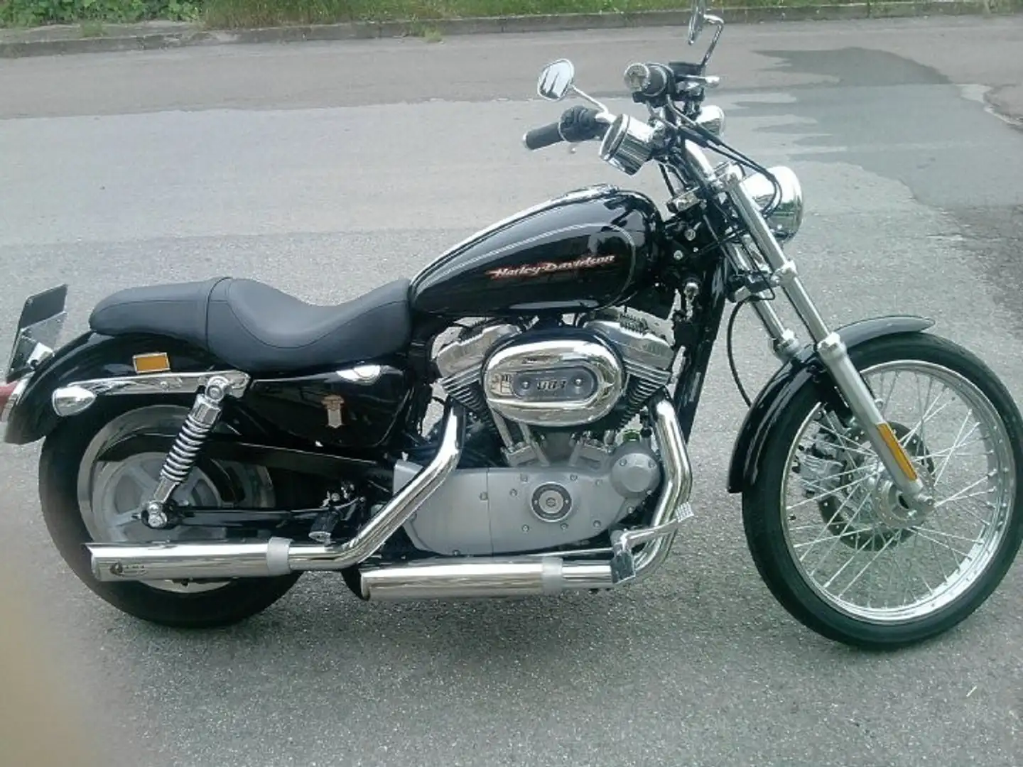 Harley-Davidson Sportster XL 883 Custom Nero - 1