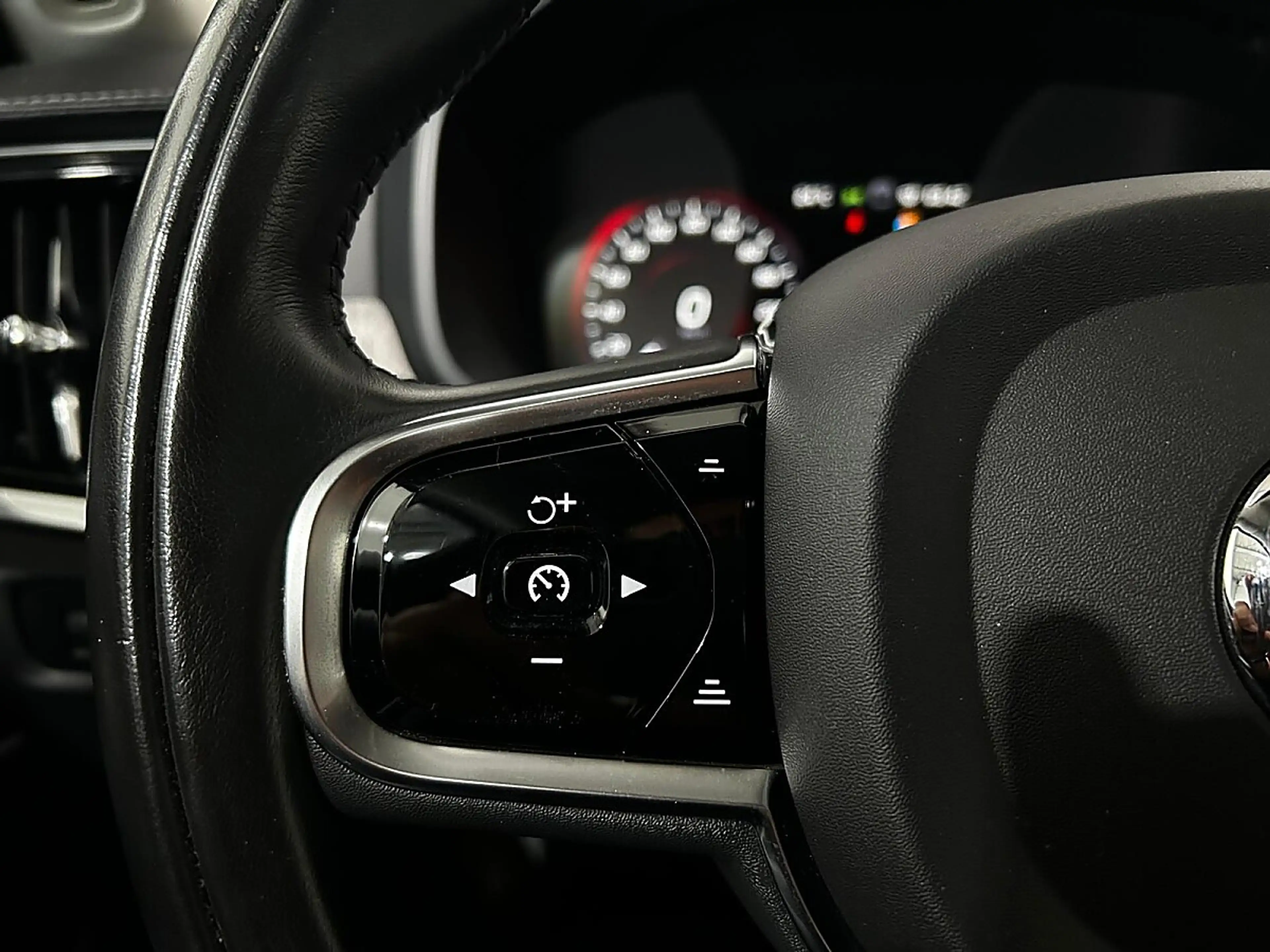 Volvo S90 B5 AWD Inscription Geartronic — photo 12