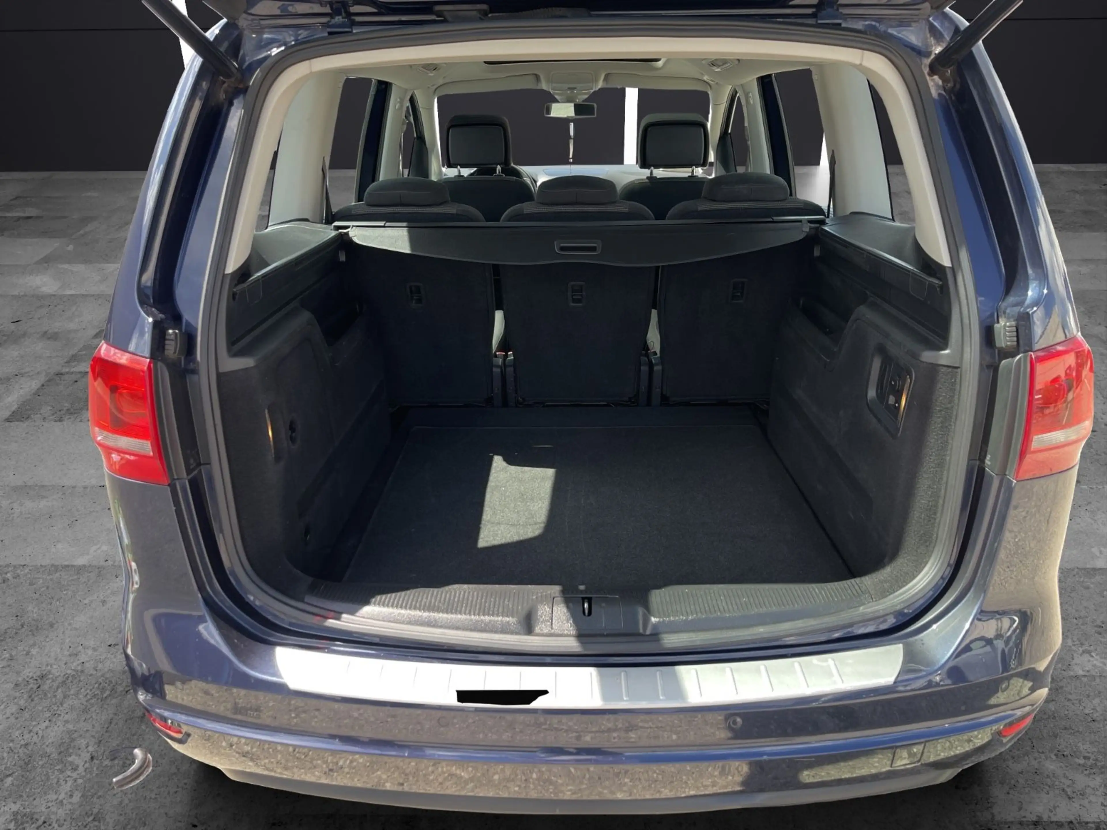 Volkswagen Sharan Comf.2.0 TDI*AHK*PANO*PDC*NAVI*EL.TÜREN — photo 9