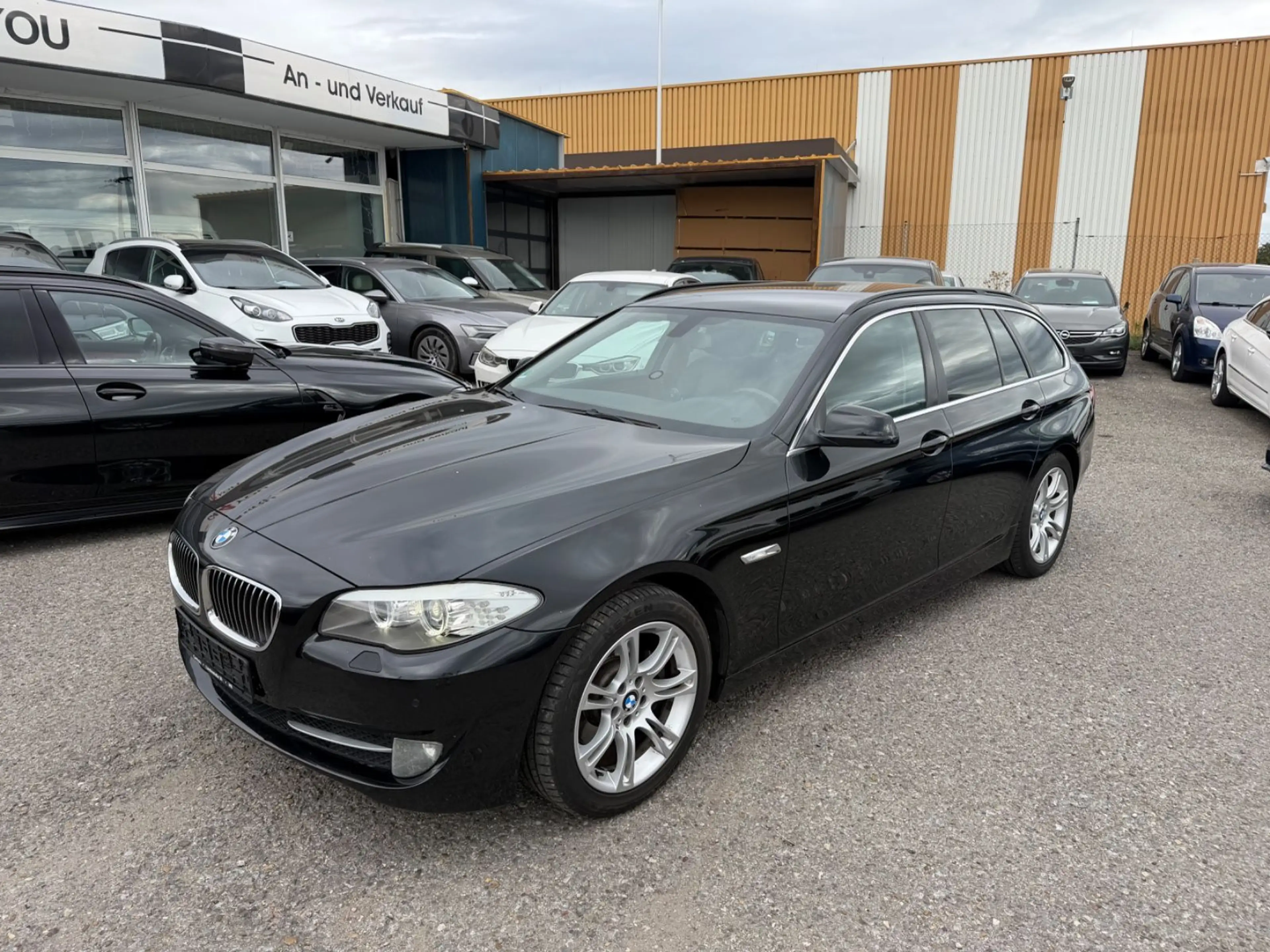 BMW 520 d Touring F11 Leder Xenon LED Navi Auto. PDC