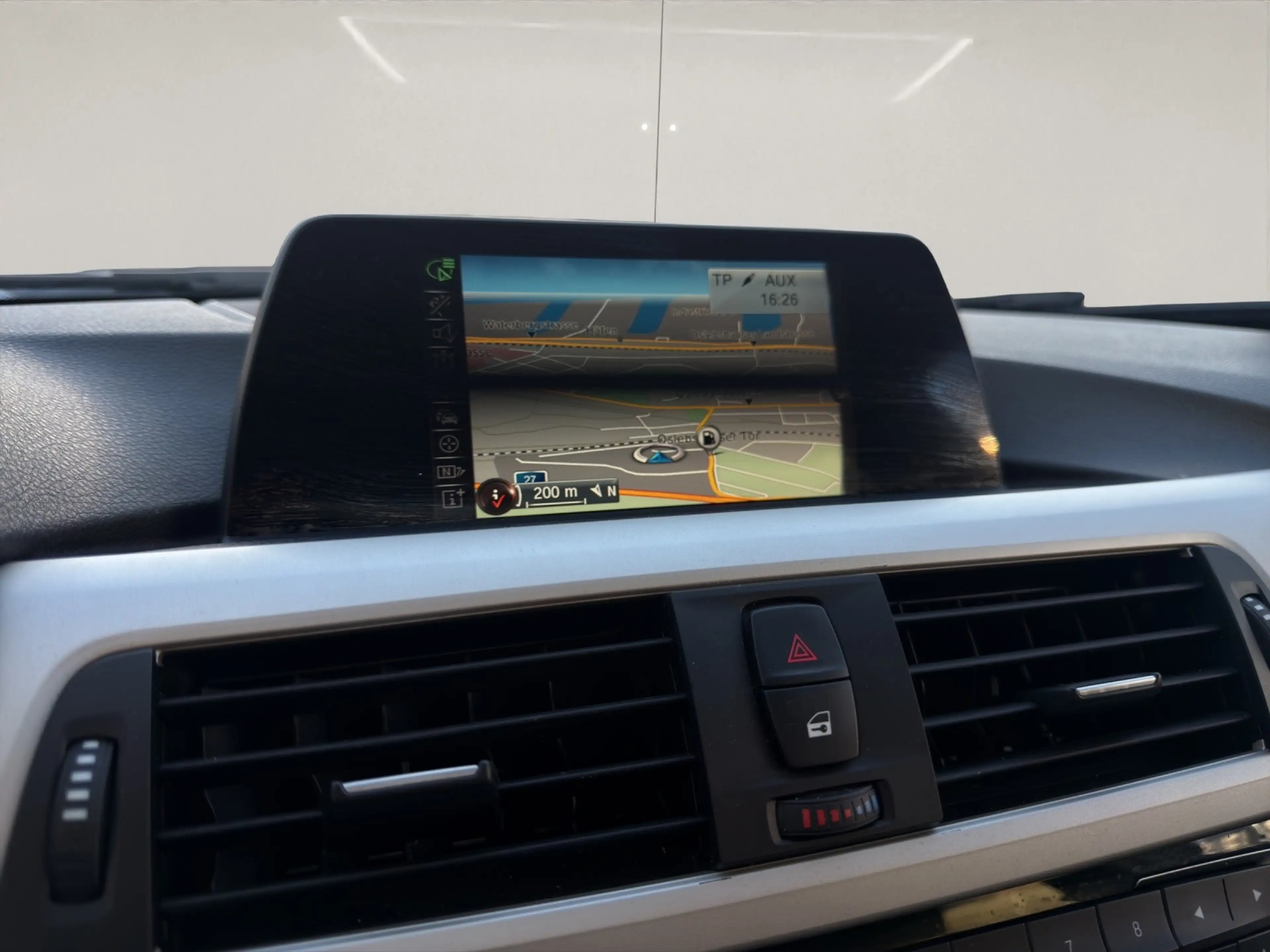 BMW 318 d AUTOMATIK FACELIFT TOURING KLIMA SHZ NAVI — photo 12