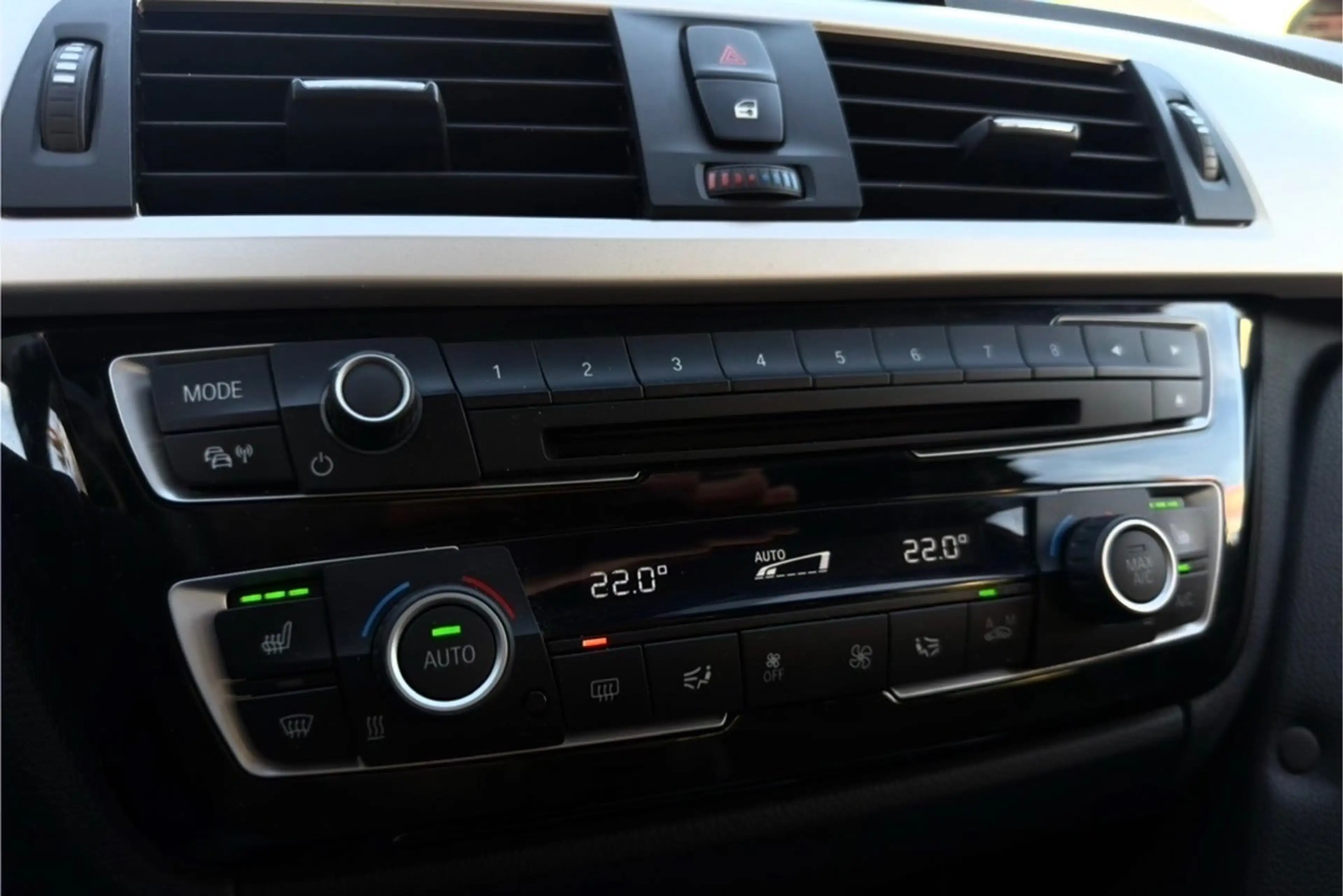 BMW 318 d AUTOMATIK FACELIFT TOURING KLIMA SHZ NAVI — photo 11