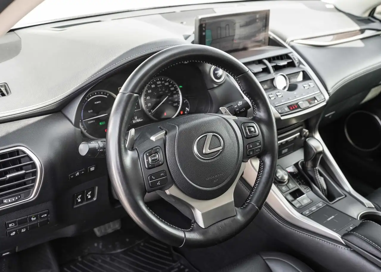 Lexus NX снимка Lexus NX