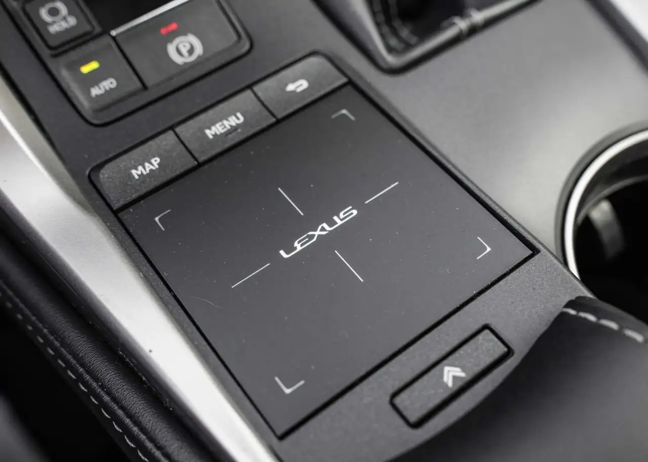 Lexus NX снимка Lexus NX