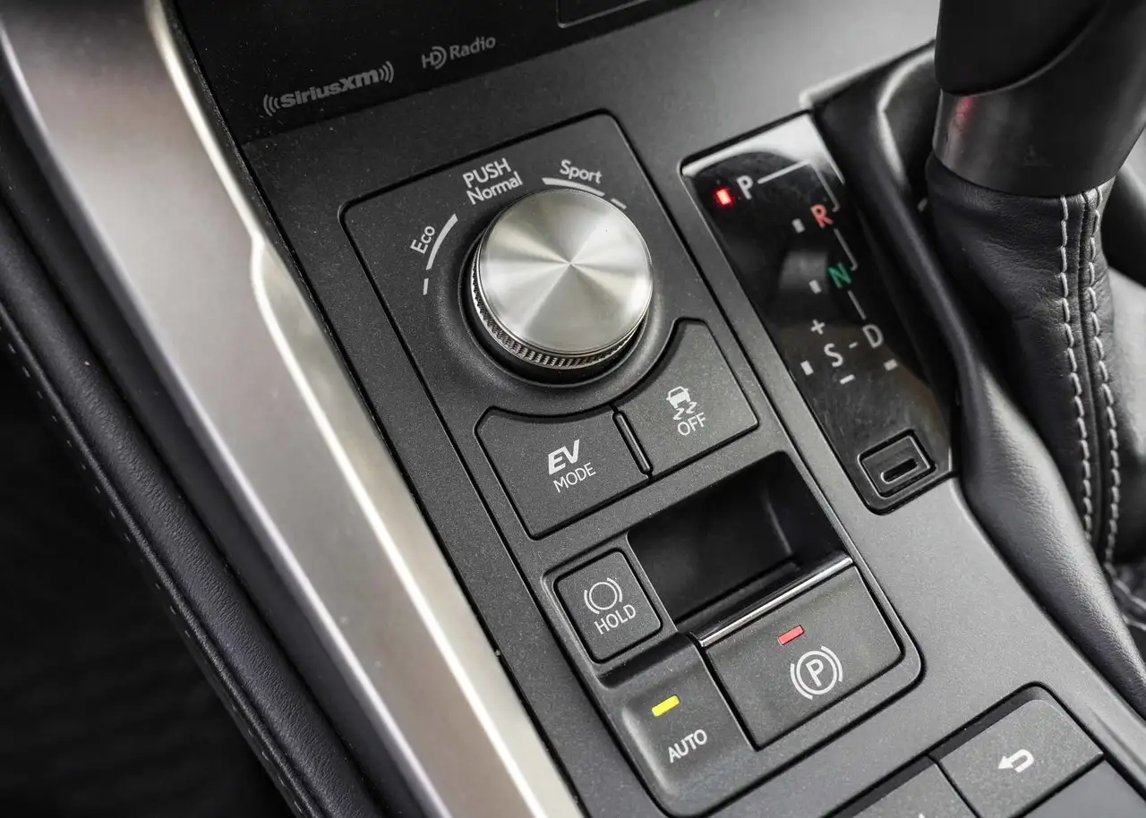 Lexus NX снимка Lexus NX