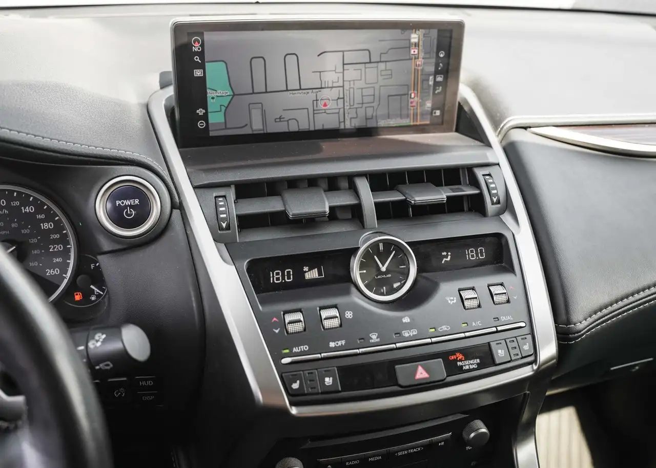 Lexus NX снимка Lexus NX