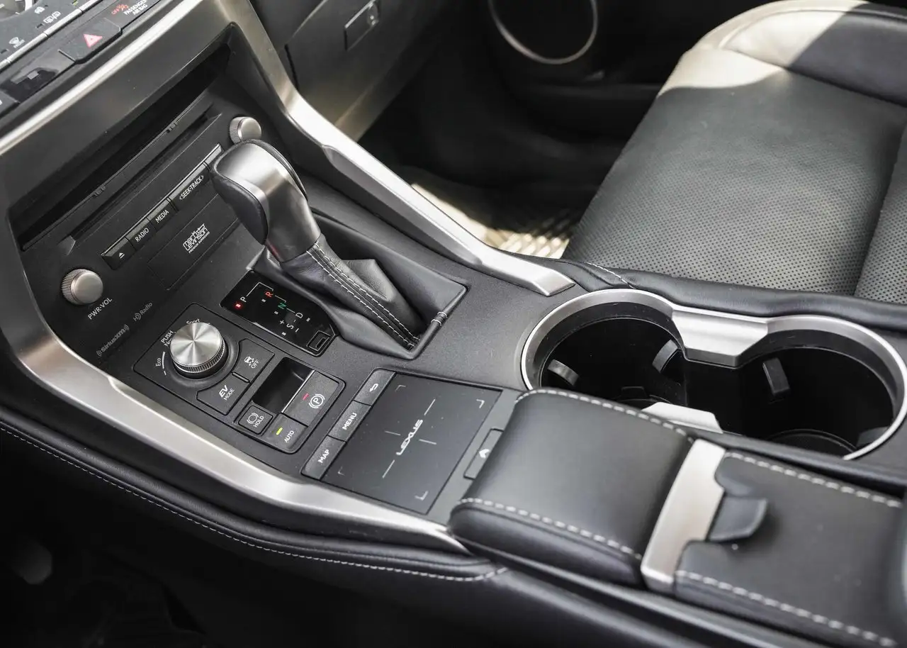 Lexus NX снимка Lexus NX