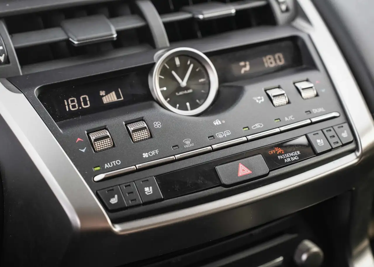 Lexus NX снимка Lexus NX