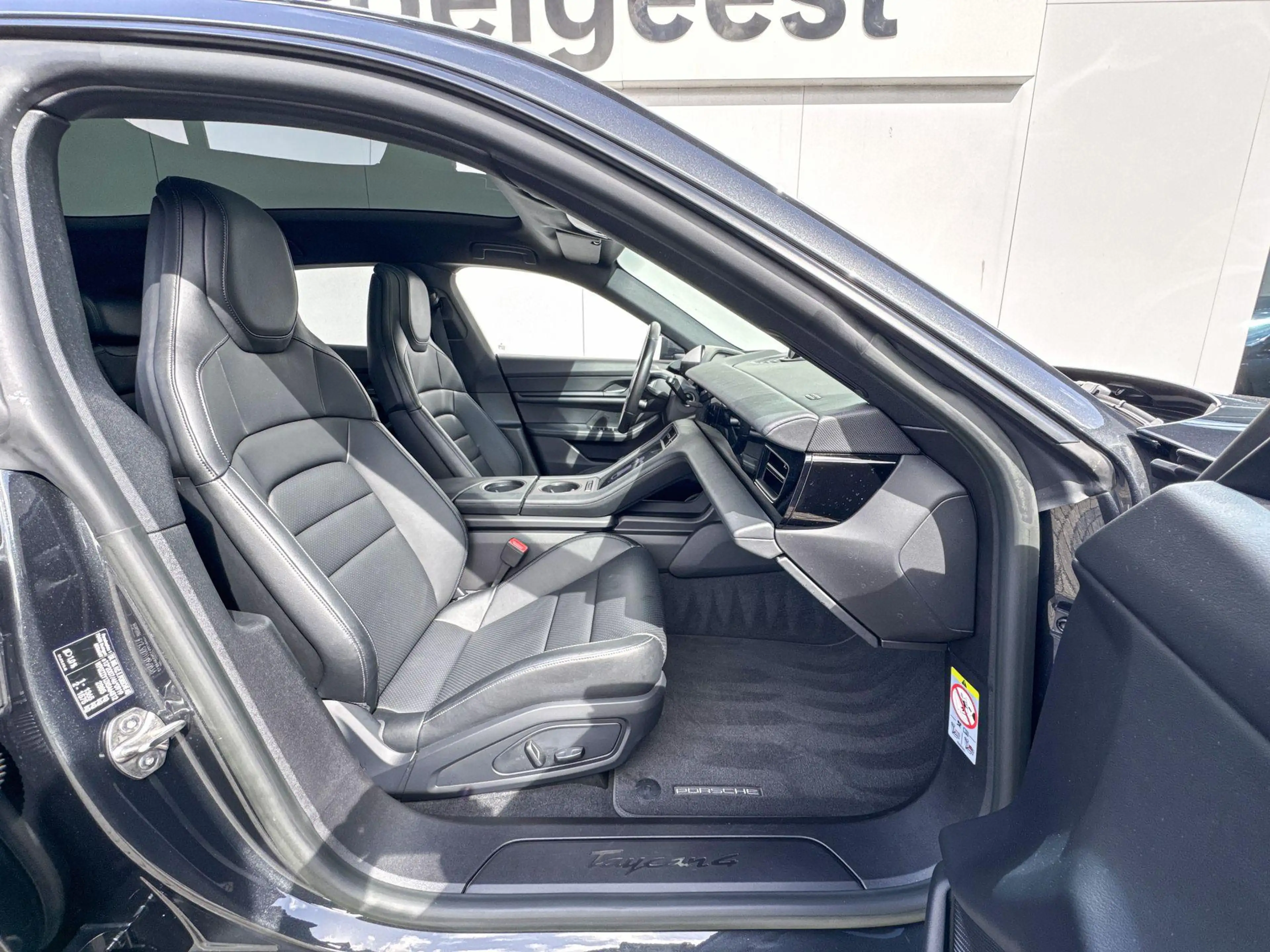 Porsche Taycan Cross Turismo 4 93 kWh — photo 6